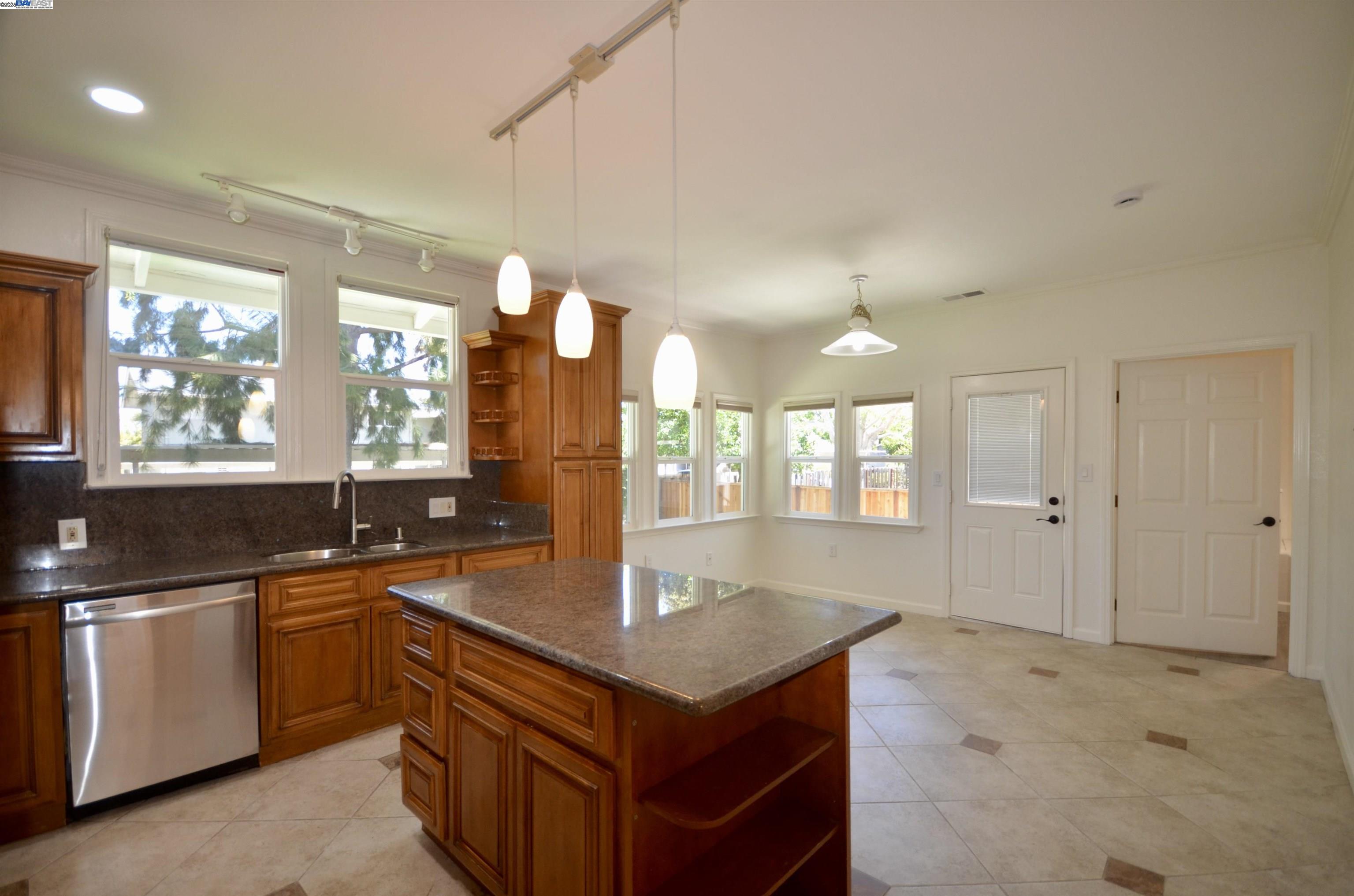 Detail Gallery Image 17 of 57 For 4544 Thornton Ave, Fremont,  CA 94536 - 5 Beds | 4 Baths