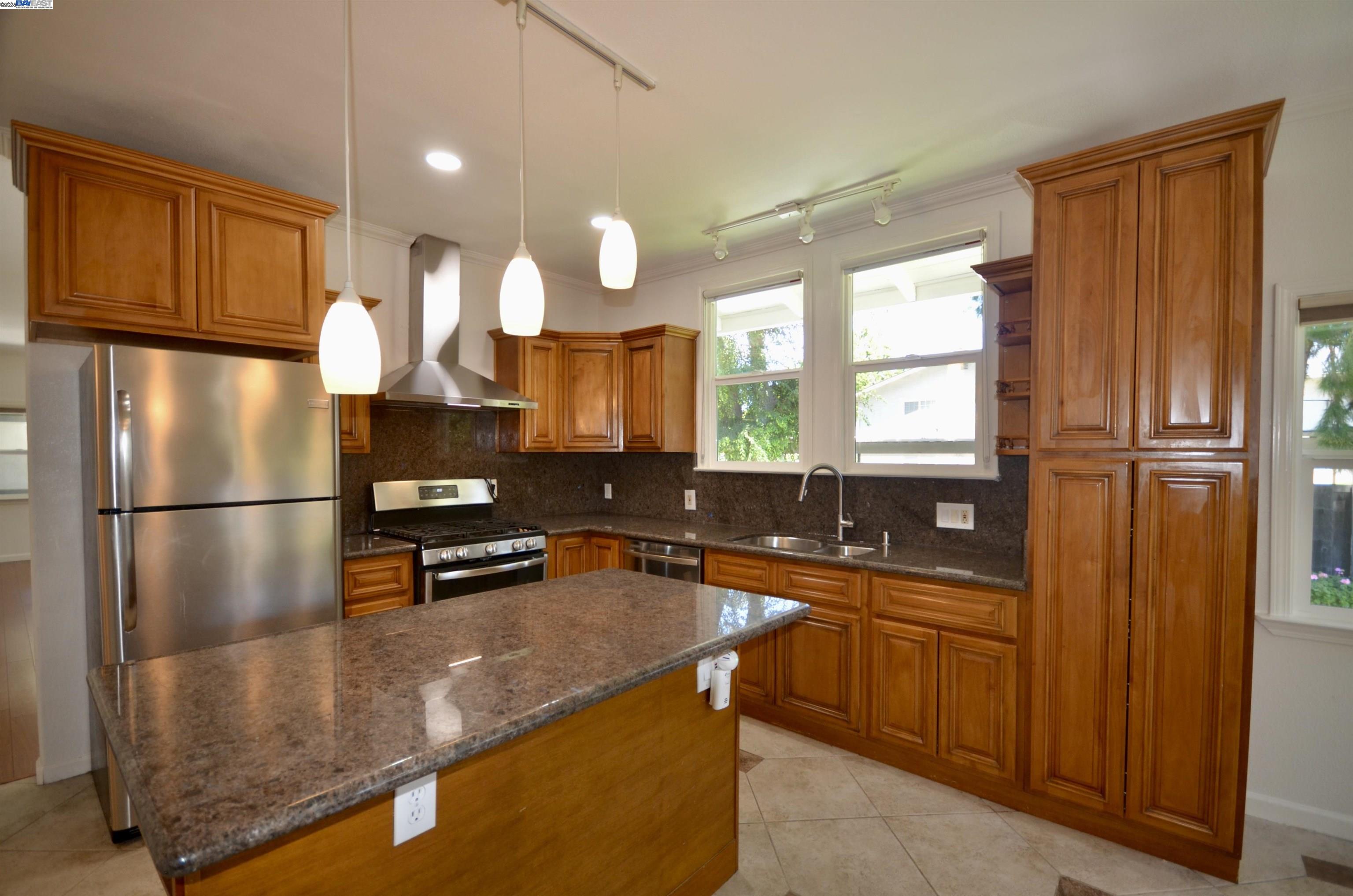 Detail Gallery Image 19 of 60 For 4544 Thornton Ave, Fremont,  CA 94536 - 5 Beds | 4 Baths