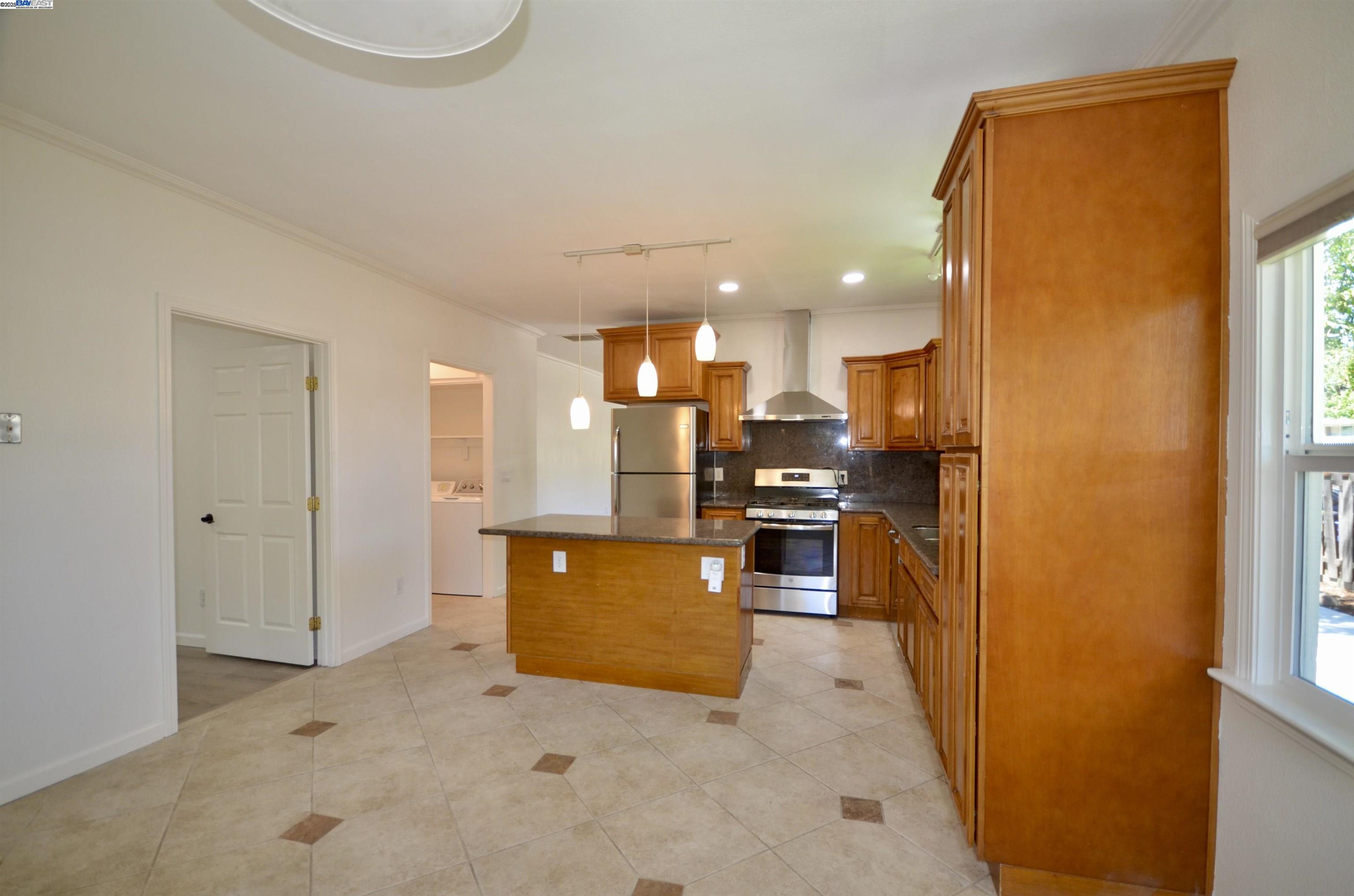 Detail Gallery Image 19 of 57 For 4544 Thornton Ave, Fremont,  CA 94536 - 5 Beds | 4 Baths