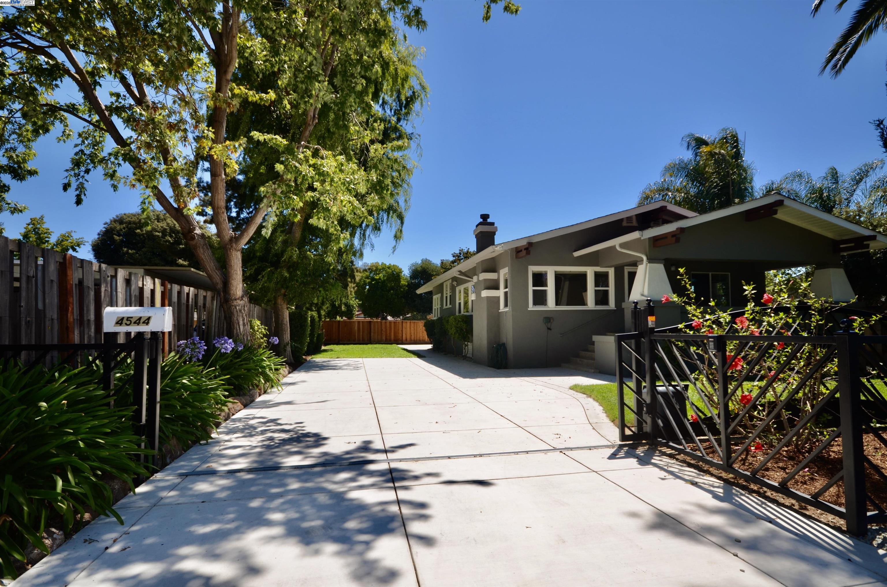 Detail Gallery Image 3 of 57 For 4544 Thornton Ave, Fremont,  CA 94536 - 5 Beds | 4 Baths