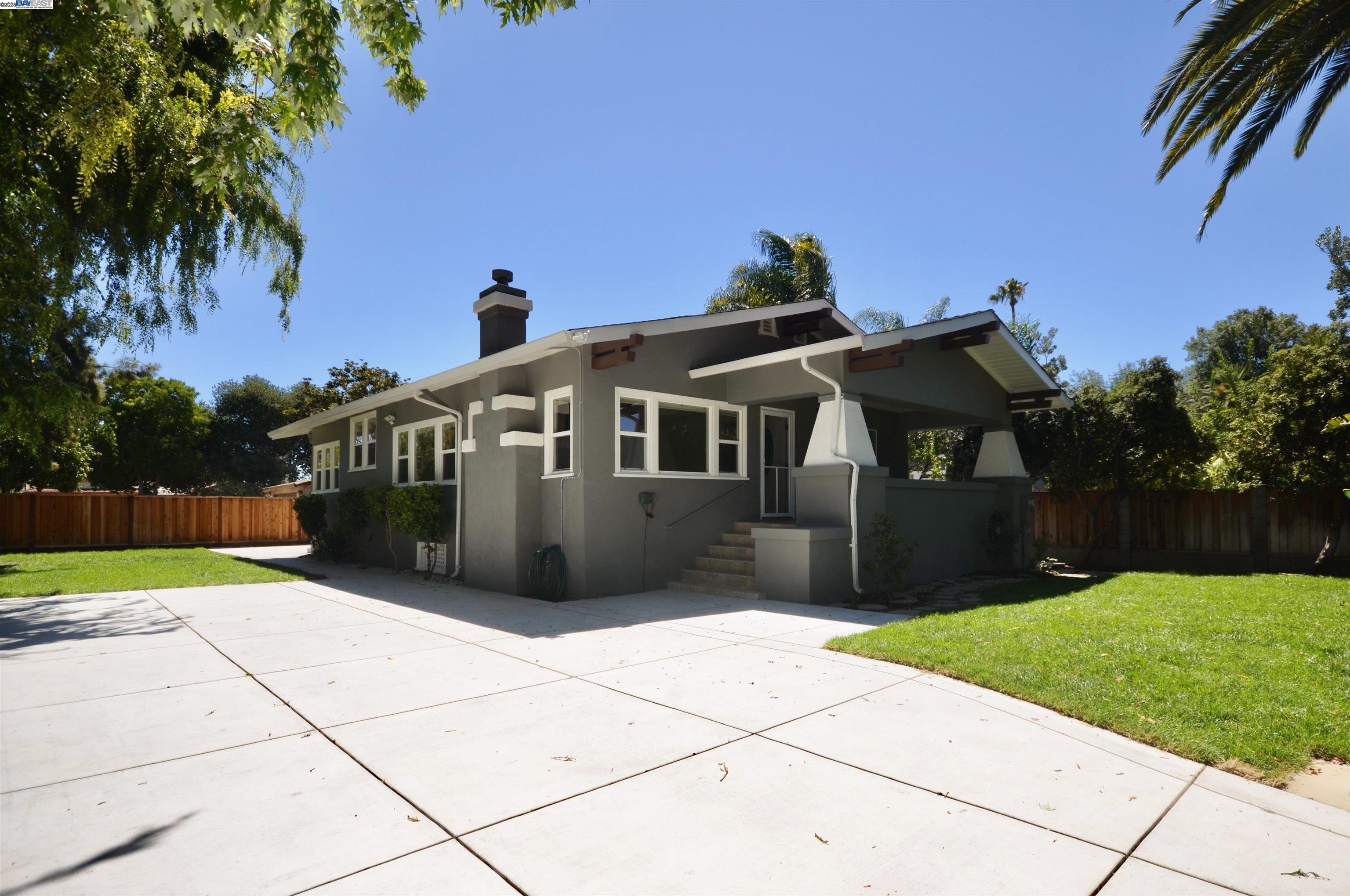 Detail Gallery Image 6 of 57 For 4544 Thornton Ave, Fremont,  CA 94536 - 5 Beds | 4 Baths
