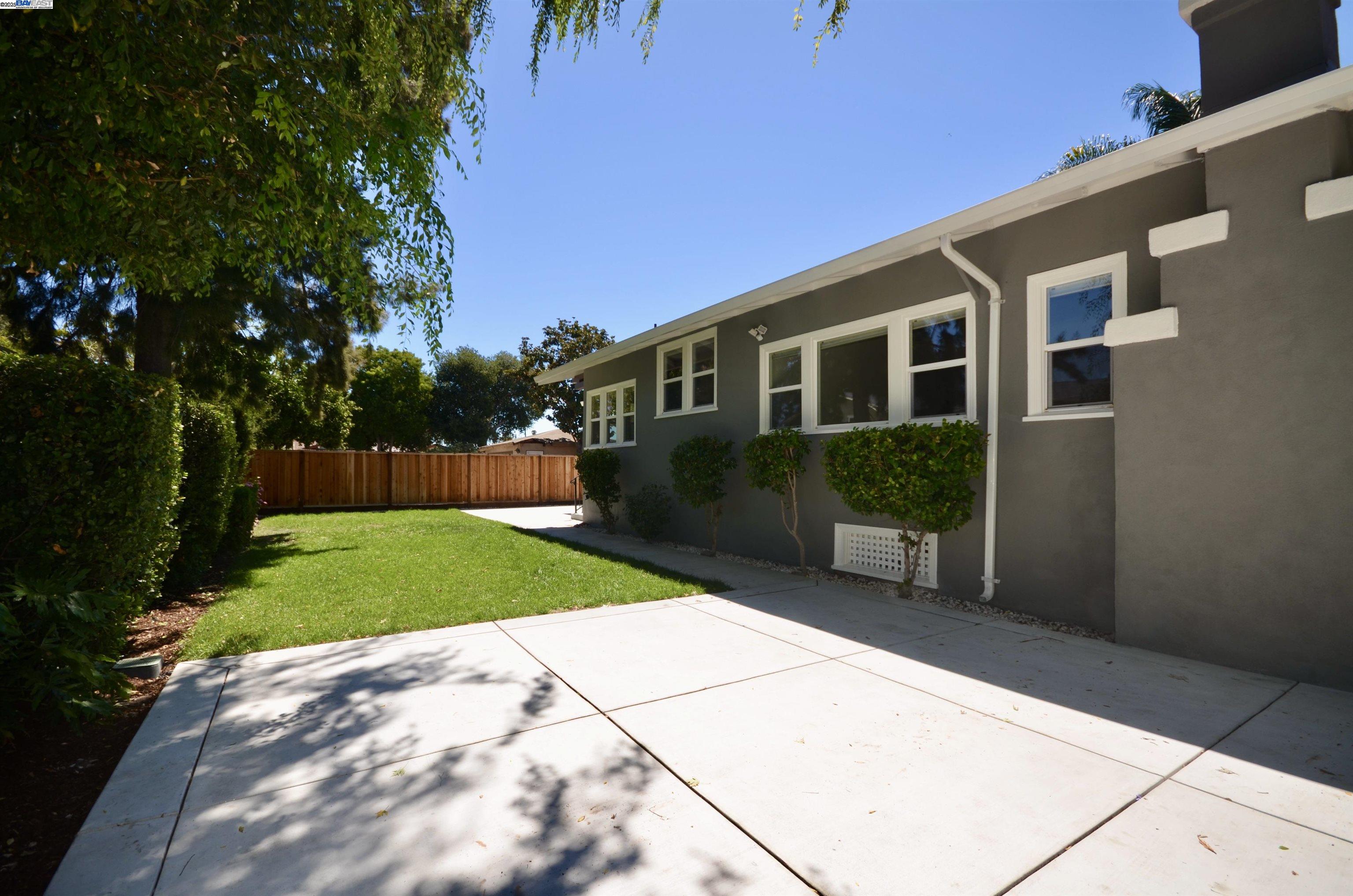 Detail Gallery Image 8 of 60 For 4544 Thornton Ave, Fremont,  CA 94536 - 5 Beds | 4 Baths
