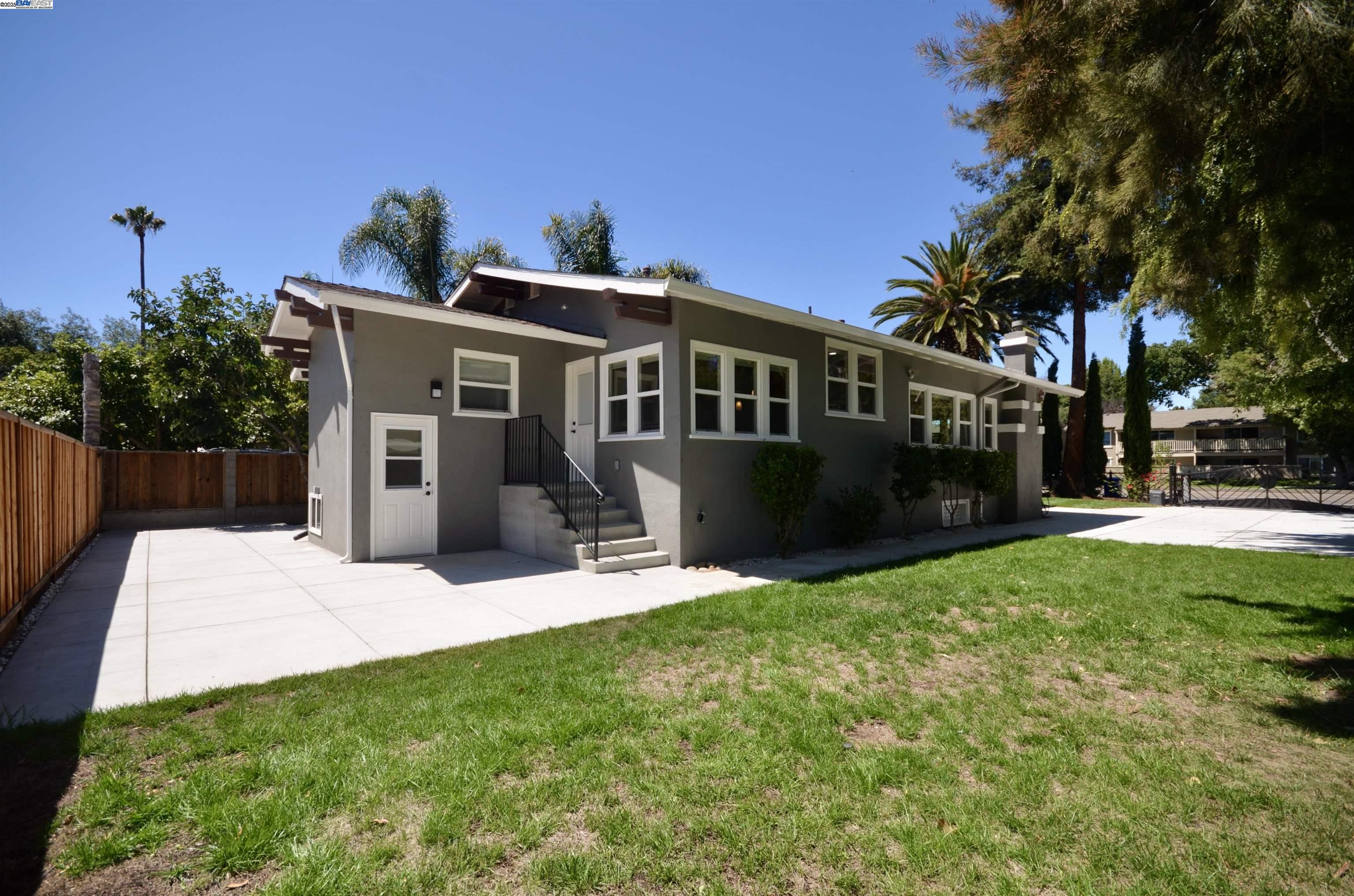 Detail Gallery Image 9 of 57 For 4544 Thornton Ave, Fremont,  CA 94536 - 5 Beds | 4 Baths