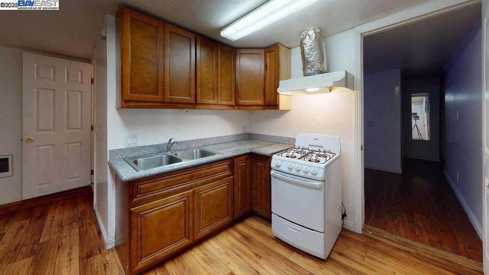 Detail Gallery Image 8 of 13 For 3314 Farnam St, Oakland,  CA 94601 - – Beds | – Baths