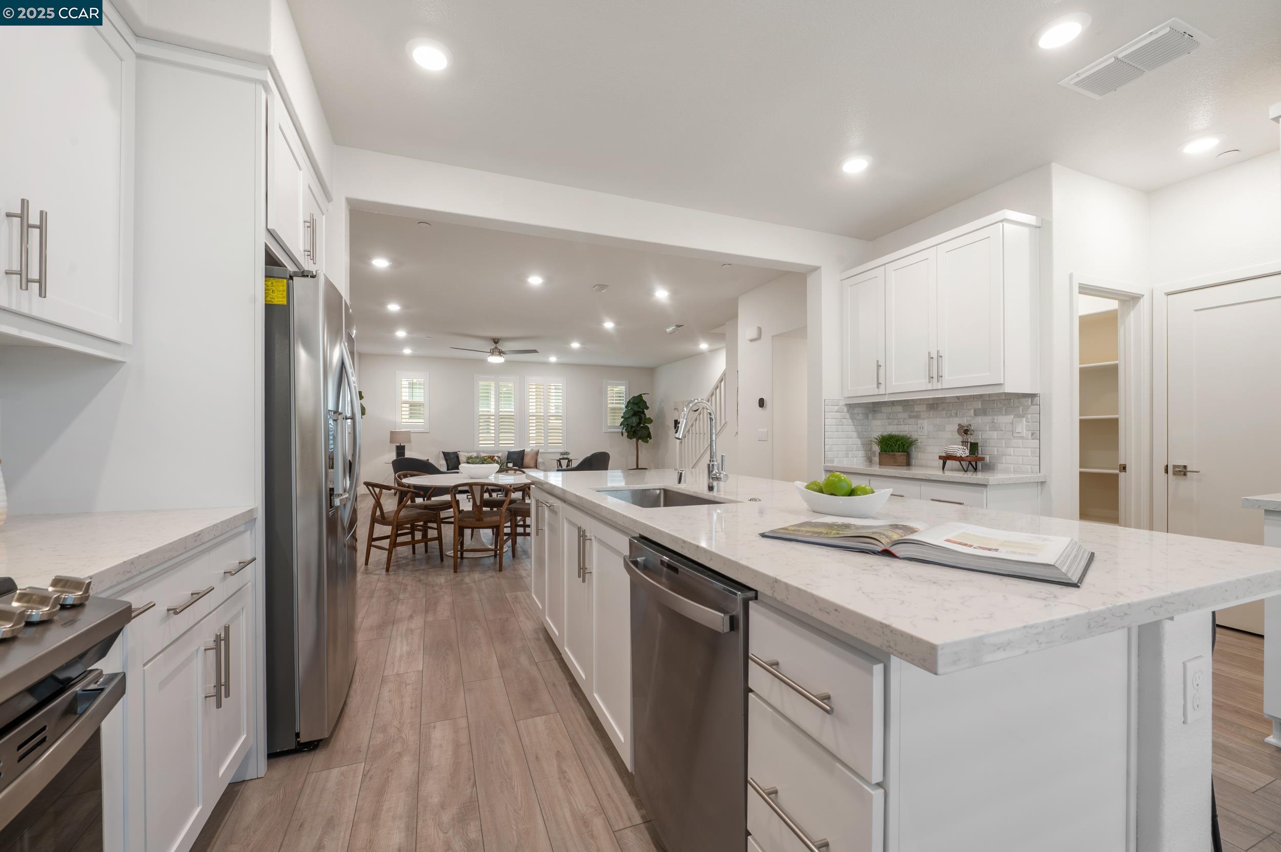 Detail Gallery Image 2 of 35 For 236 Plum Tree Street, Livermore,  CA 94551 - 4 Beds | 3/1 Baths