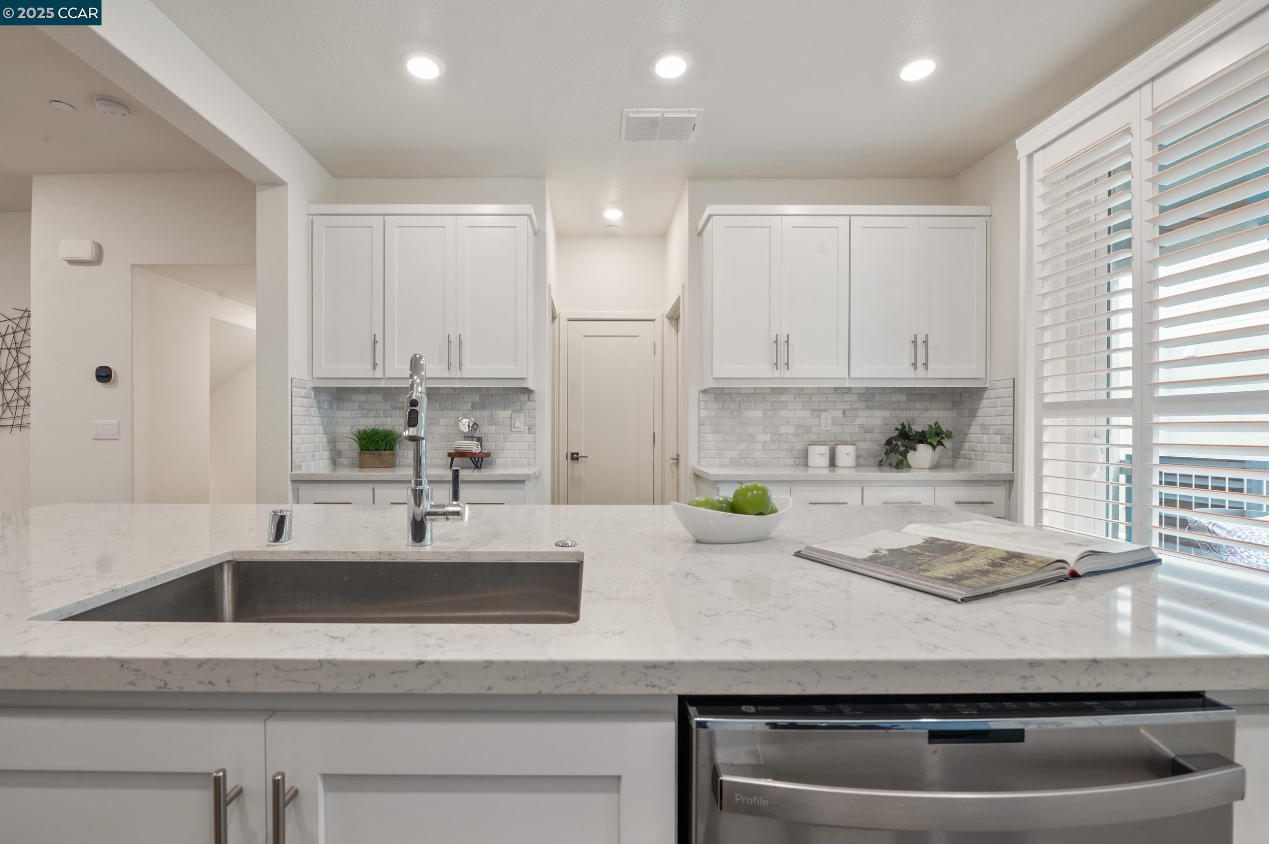 Detail Gallery Image 13 of 35 For 236 Plum Tree Street, Livermore,  CA 94551 - 4 Beds | 3/1 Baths