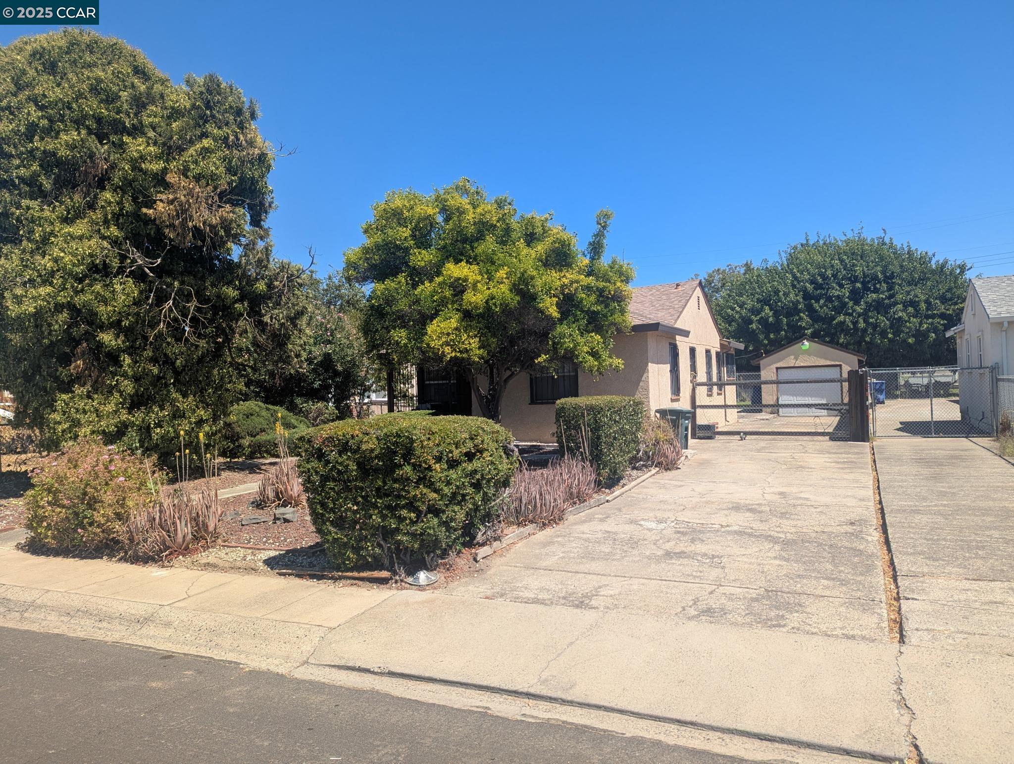 Detail Gallery Image 1 of 3 For 3620 Ivy, Sacramento,  CA 95838 - 2 Beds | 1 Baths