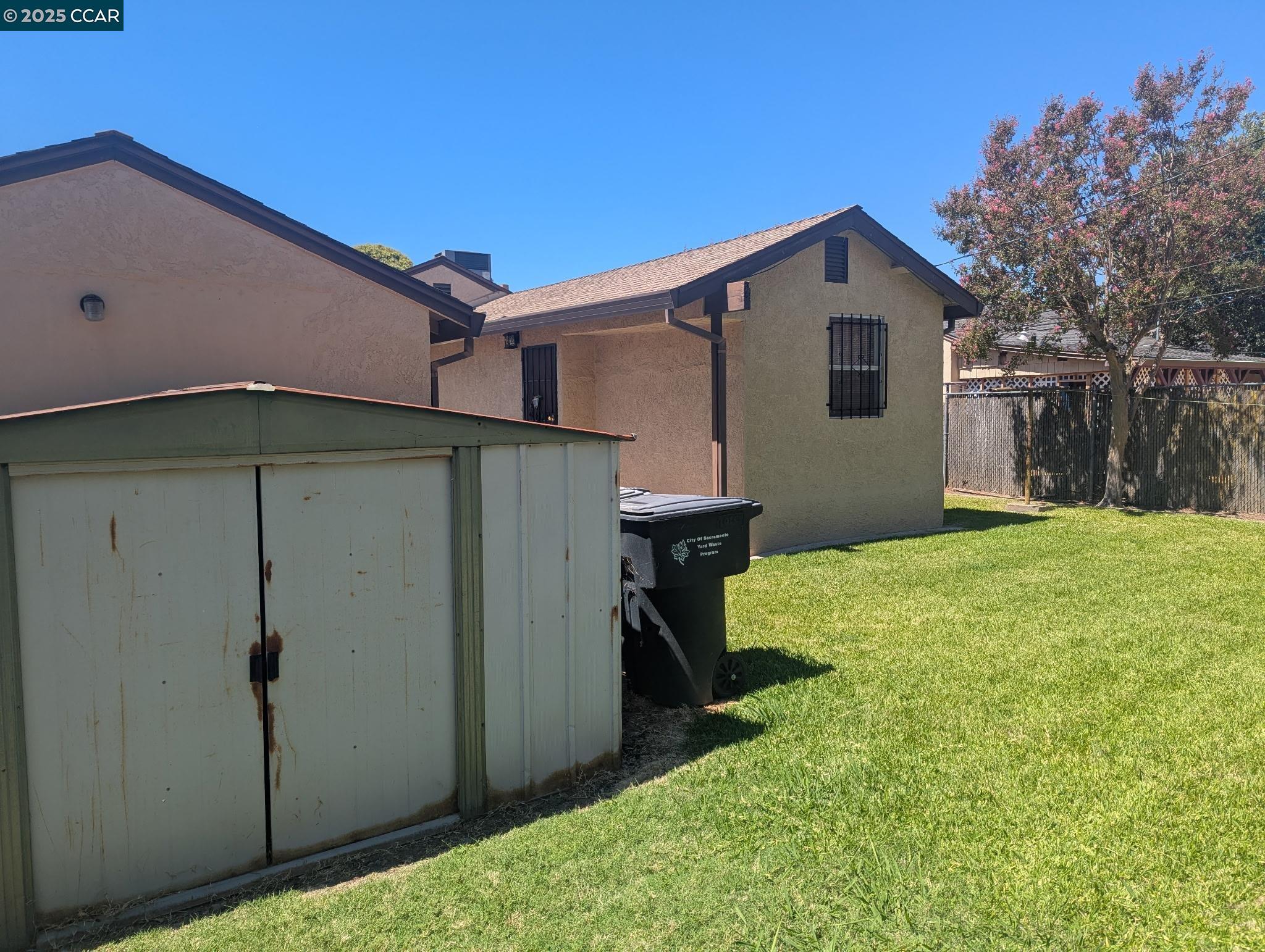 Detail Gallery Image 3 of 3 For 3620 Ivy, Sacramento,  CA 95838 - 2 Beds | 1 Baths