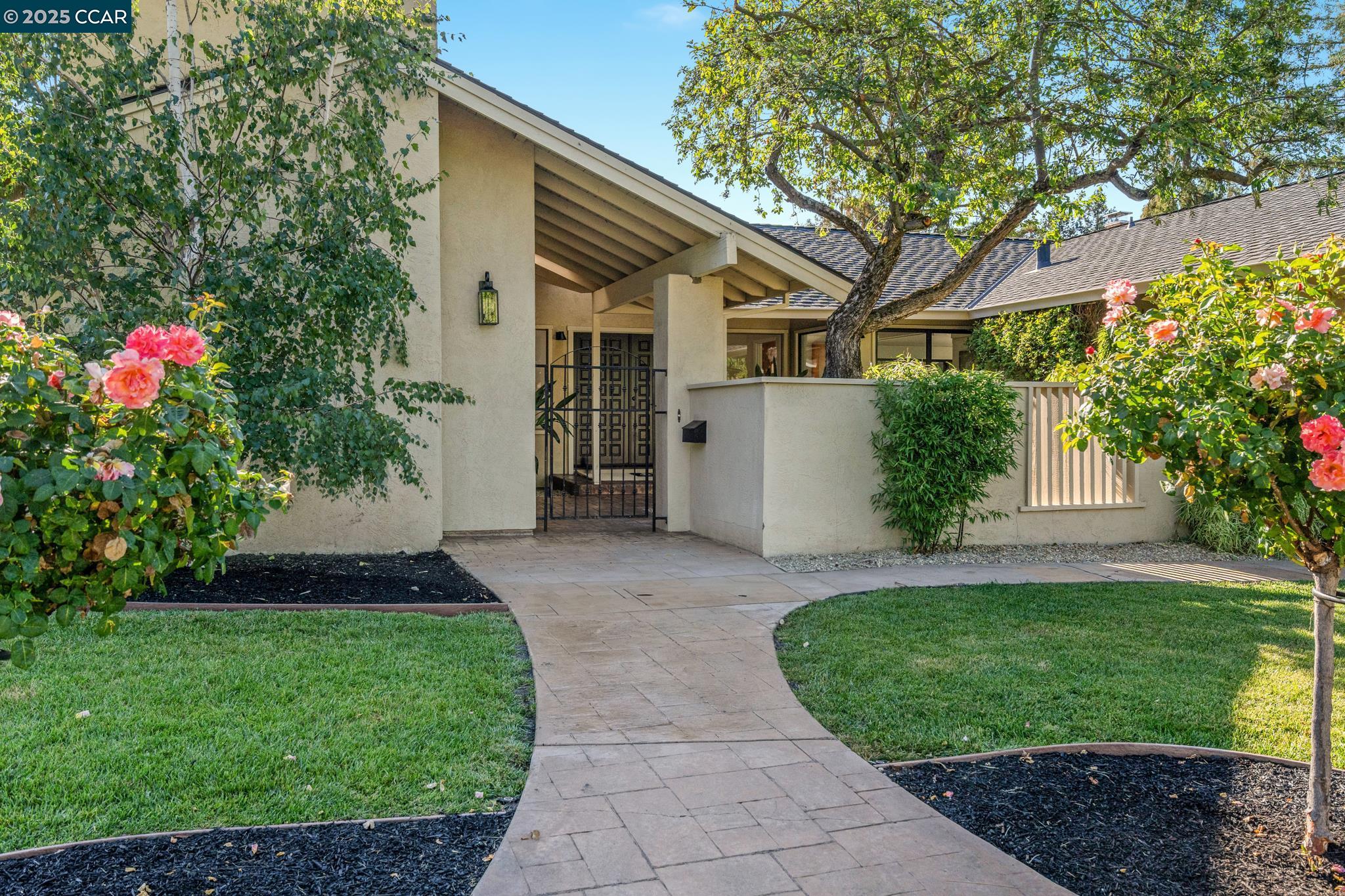 Detail Gallery Image 2 of 35 For 131 Clover Hill Court, Danville,  CA 94526 - 4 Beds | 2/1 Baths