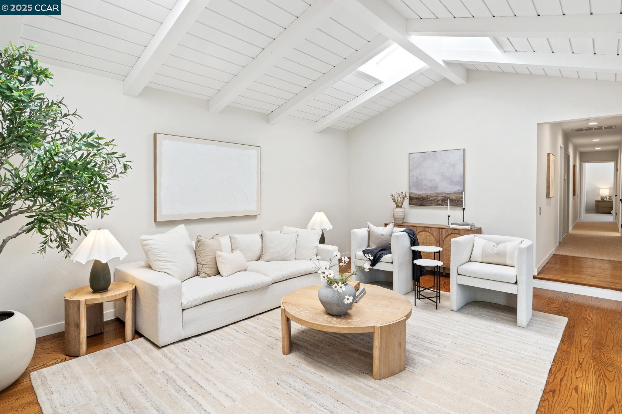 Detail Gallery Image 11 of 35 For 131 Clover Hill Court, Danville,  CA 94526 - 4 Beds | 2/1 Baths