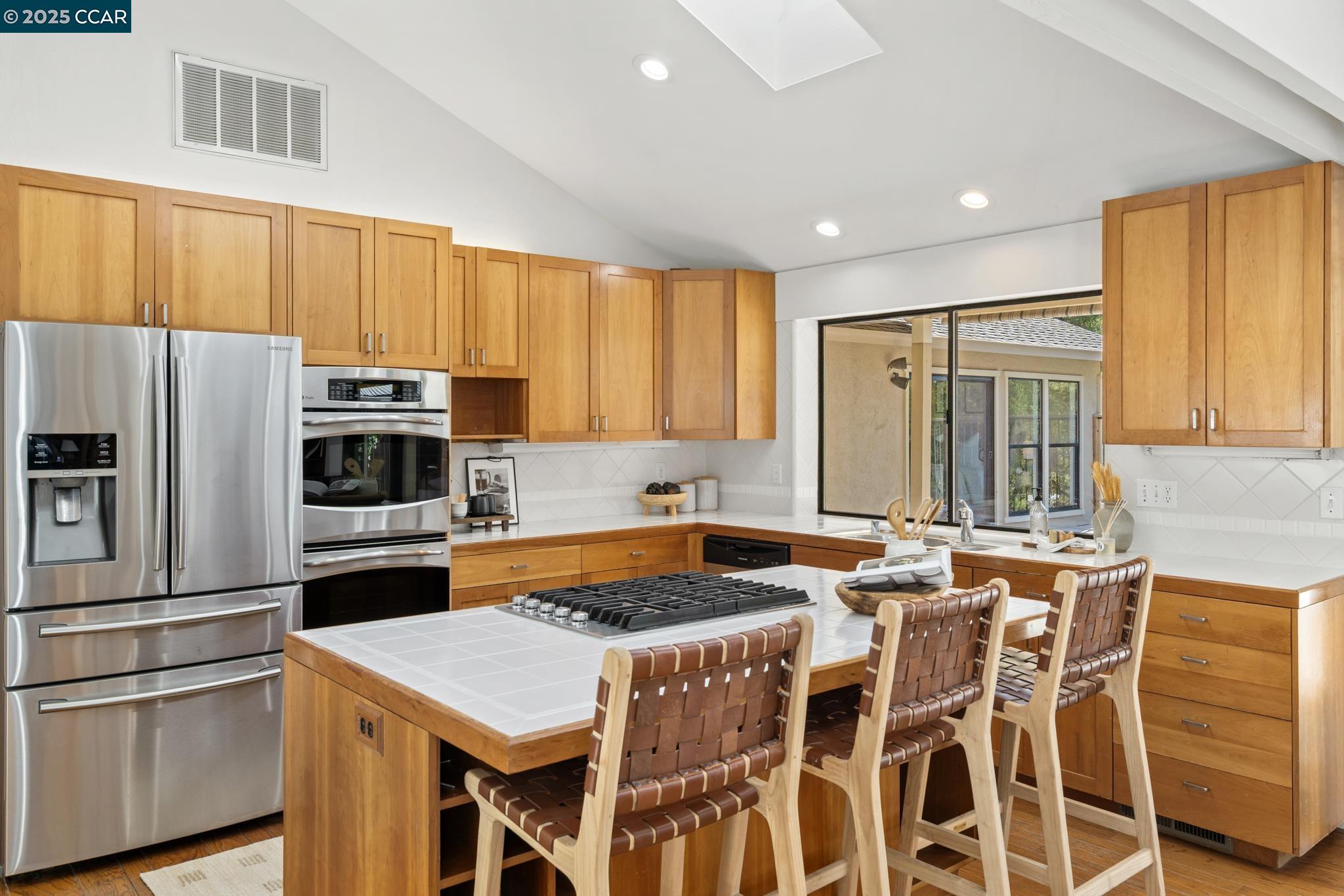 Detail Gallery Image 14 of 35 For 131 Clover Hill Court, Danville,  CA 94526 - 4 Beds | 2/1 Baths