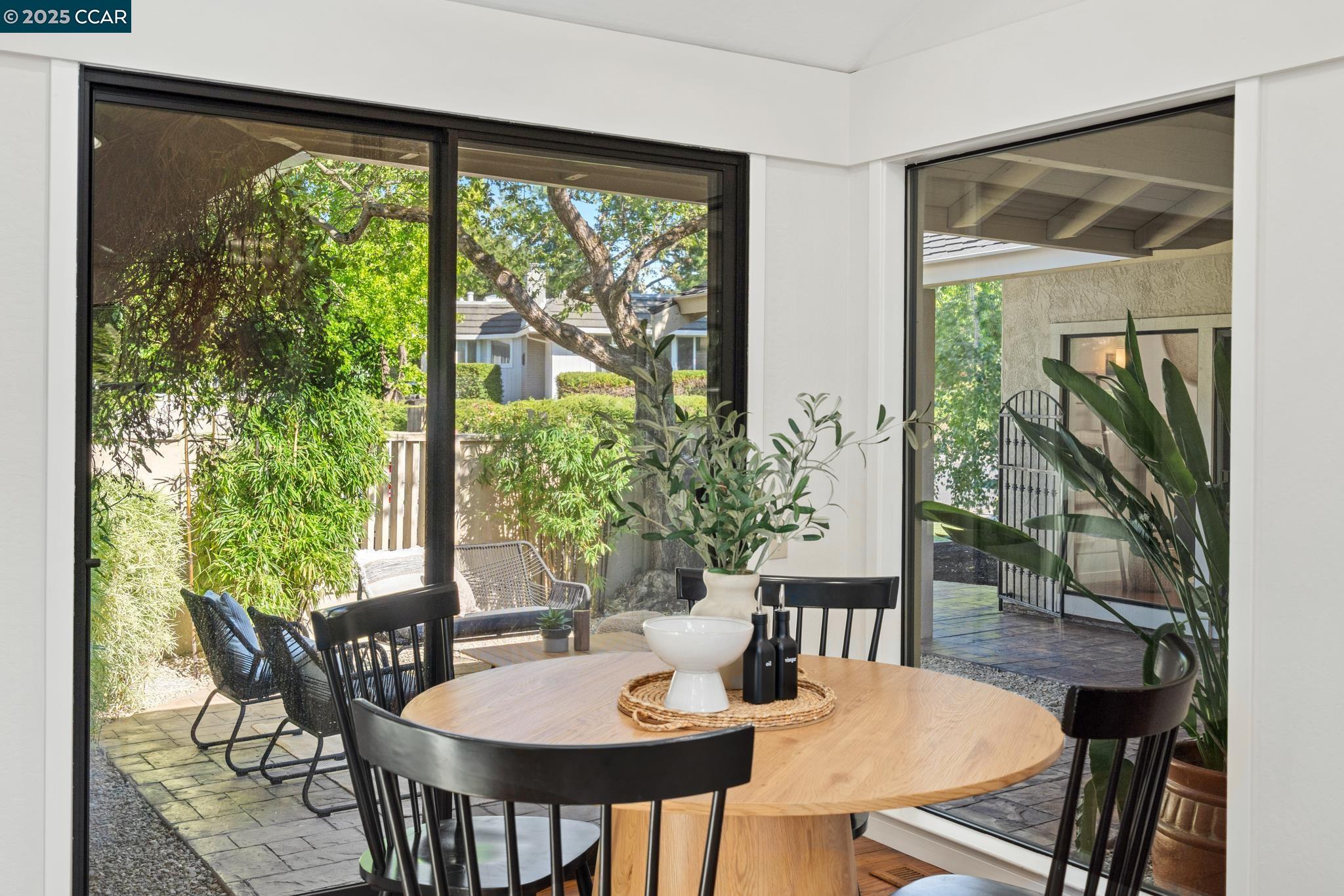 Detail Gallery Image 15 of 35 For 131 Clover Hill Court, Danville,  CA 94526 - 4 Beds | 2/1 Baths