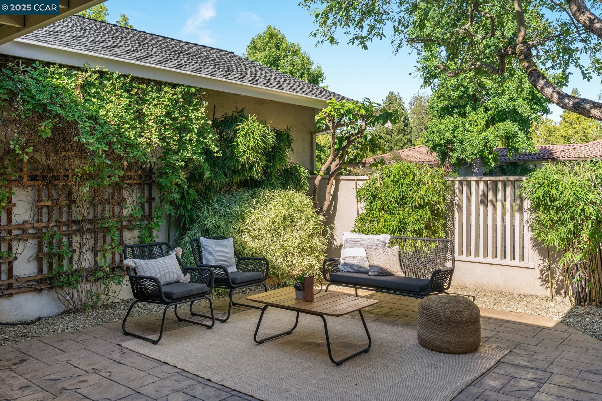 Detail Gallery Image 3 of 35 For 131 Clover Hill Court, Danville,  CA 94526 - 4 Beds | 2/1 Baths