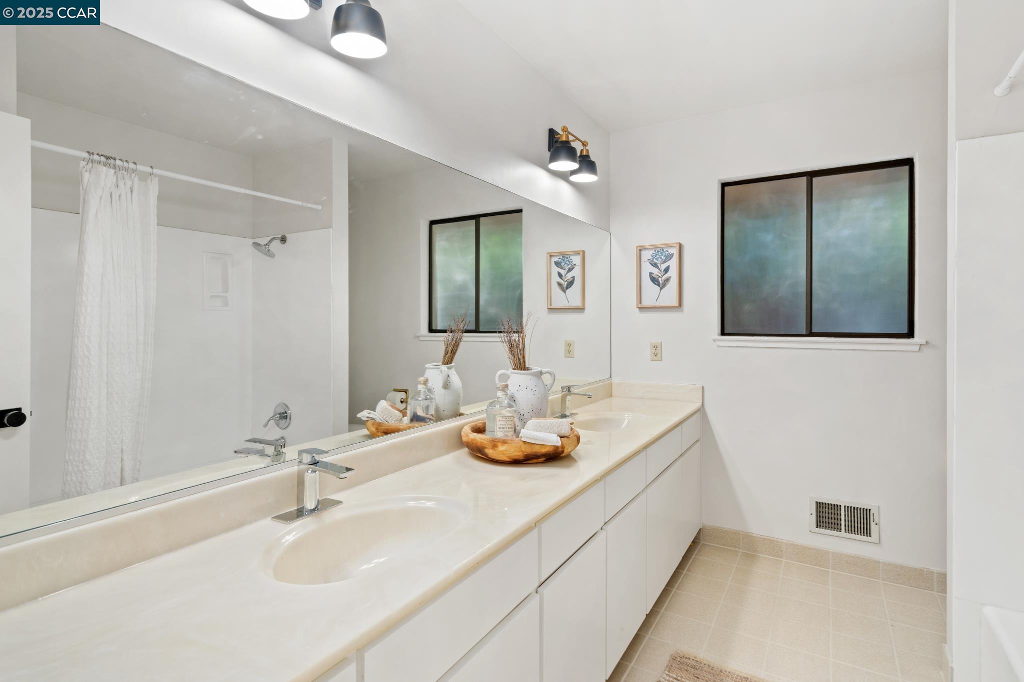 Detail Gallery Image 26 of 35 For 131 Clover Hill Court, Danville,  CA 94526 - 4 Beds | 2/1 Baths