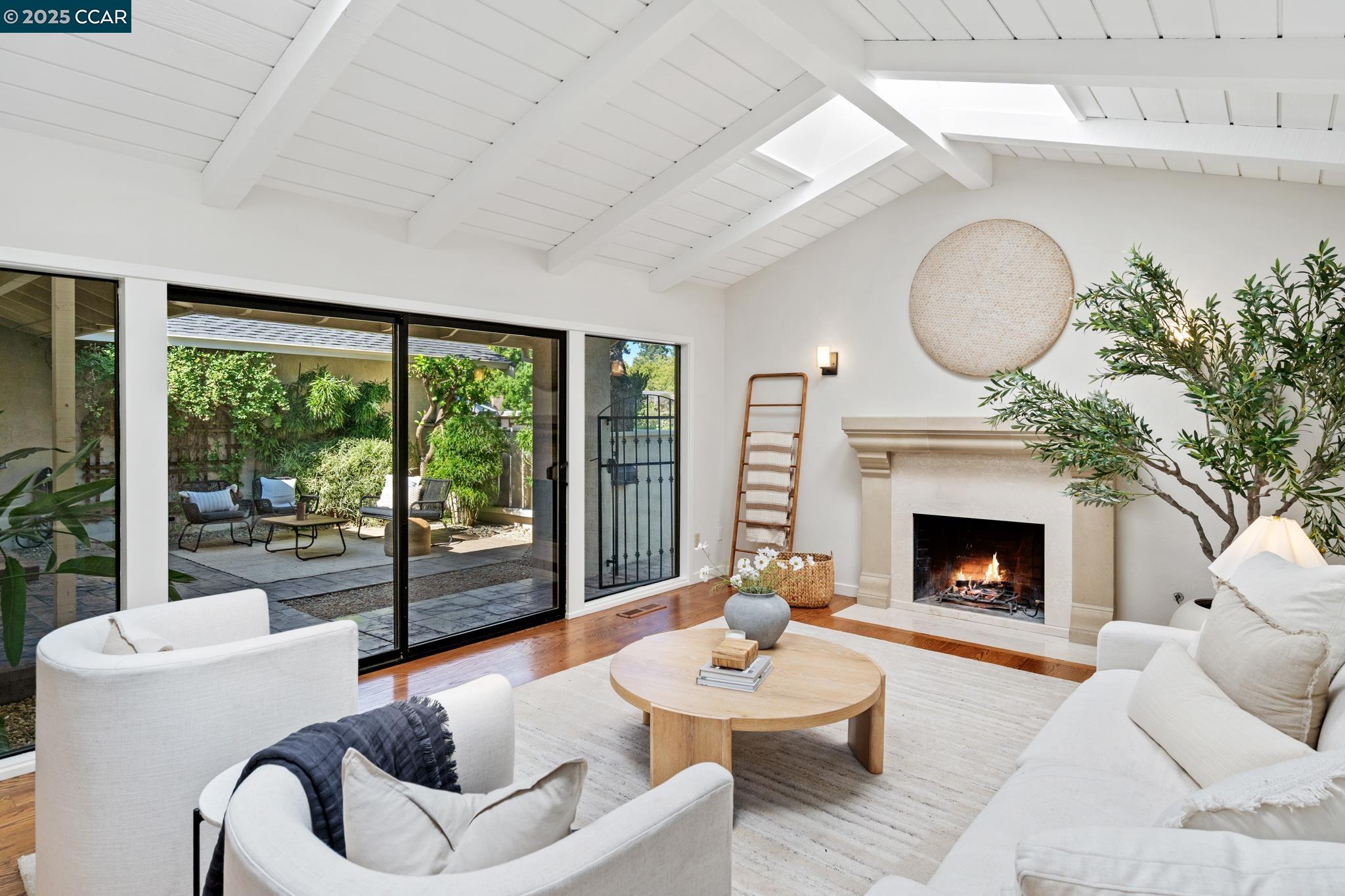 Detail Gallery Image 9 of 35 For 131 Clover Hill Court, Danville,  CA 94526 - 4 Beds | 2/1 Baths