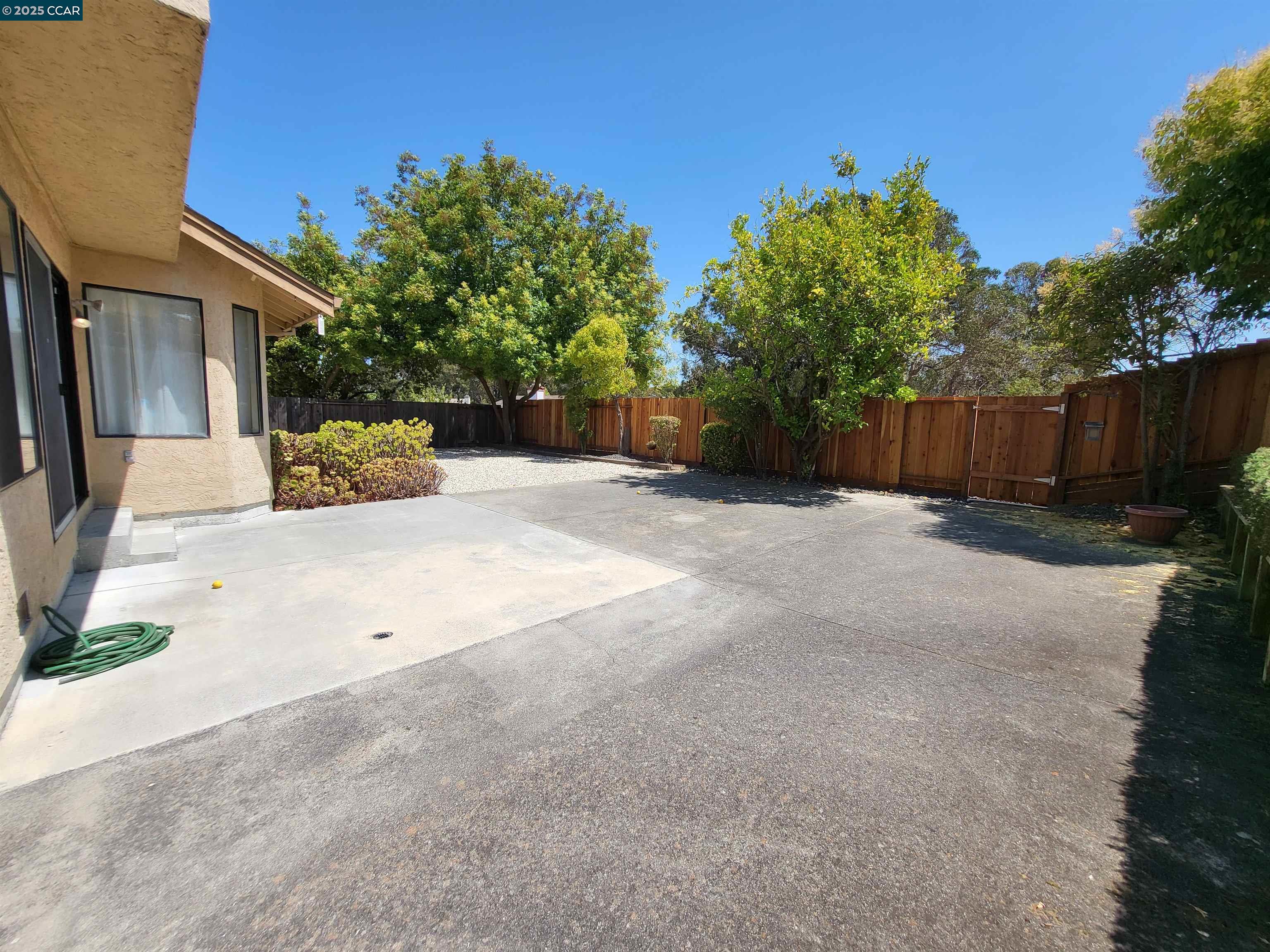 Detail Gallery Image 15 of 19 For 375 Turquoise Dr, Hercules,  CA 94547 - 3 Beds | 2/1 Baths