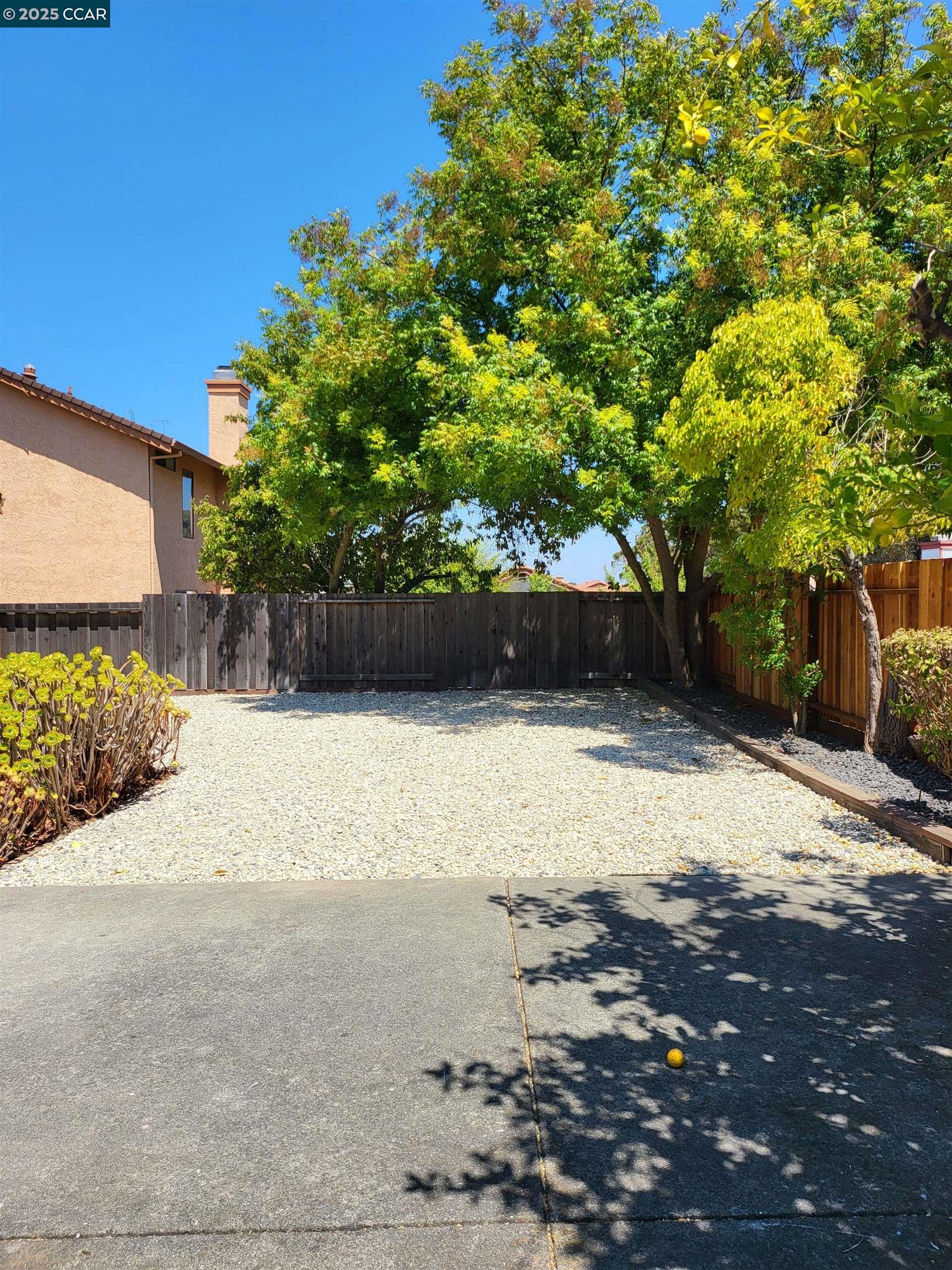 Detail Gallery Image 16 of 19 For 375 Turquoise Dr, Hercules,  CA 94547 - 3 Beds | 2/1 Baths