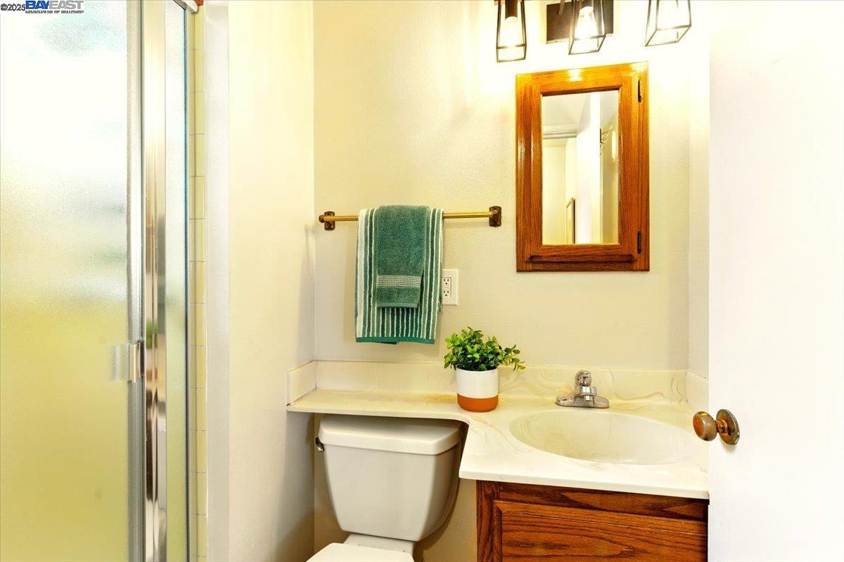 Detail Gallery Image 16 of 30 For 24728 Stone Ct, Hayward,  CA 94545 - 3 Beds | 2 Baths