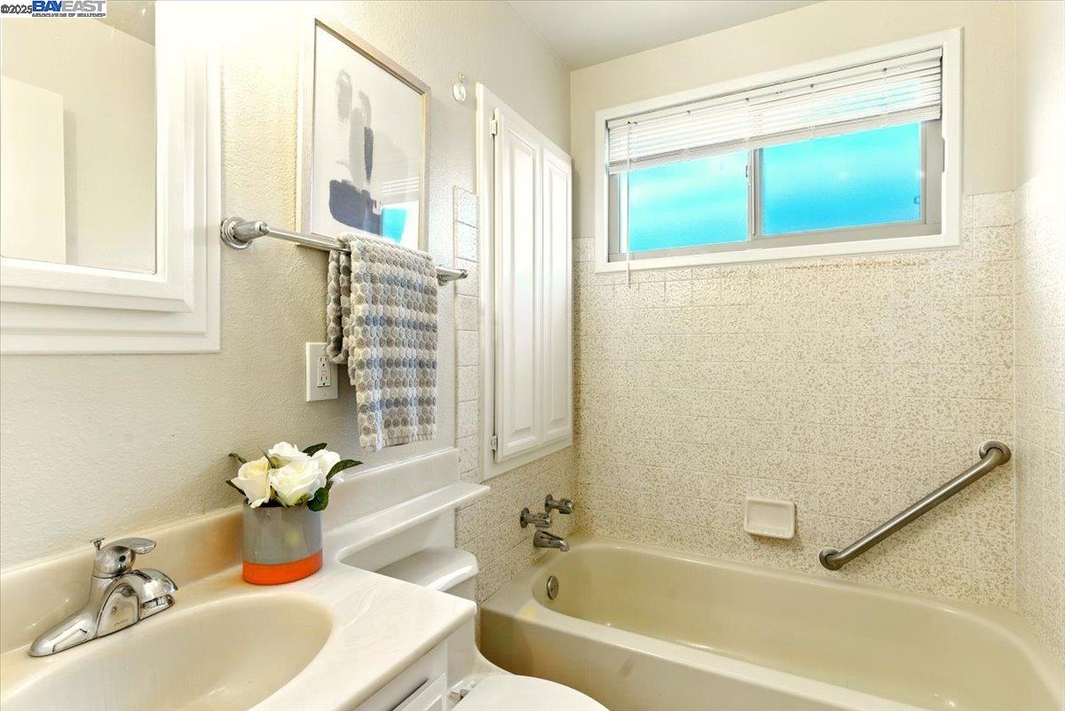 Detail Gallery Image 20 of 30 For 24728 Stone Ct, Hayward,  CA 94545 - 3 Beds | 2 Baths