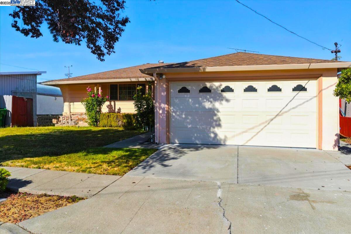 Detail Gallery Image 3 of 30 For 24728 Stone Ct, Hayward,  CA 94545 - 3 Beds | 2 Baths
