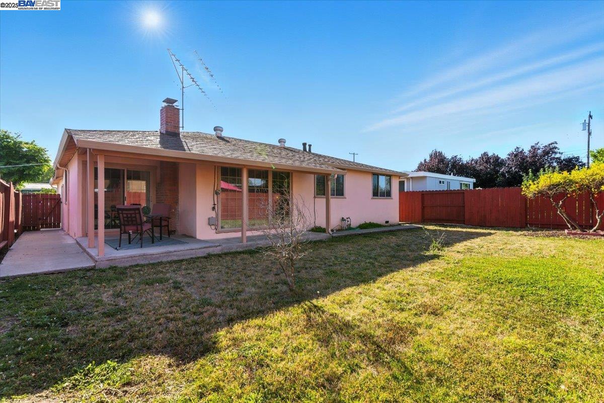 Detail Gallery Image 23 of 30 For 24728 Stone Ct, Hayward,  CA 94545 - 3 Beds | 2 Baths