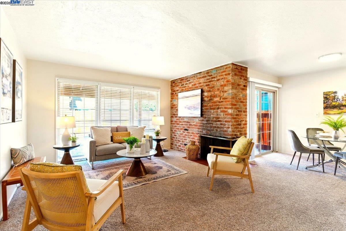 Detail Gallery Image 4 of 30 For 24728 Stone Ct, Hayward,  CA 94545 - 3 Beds | 2 Baths