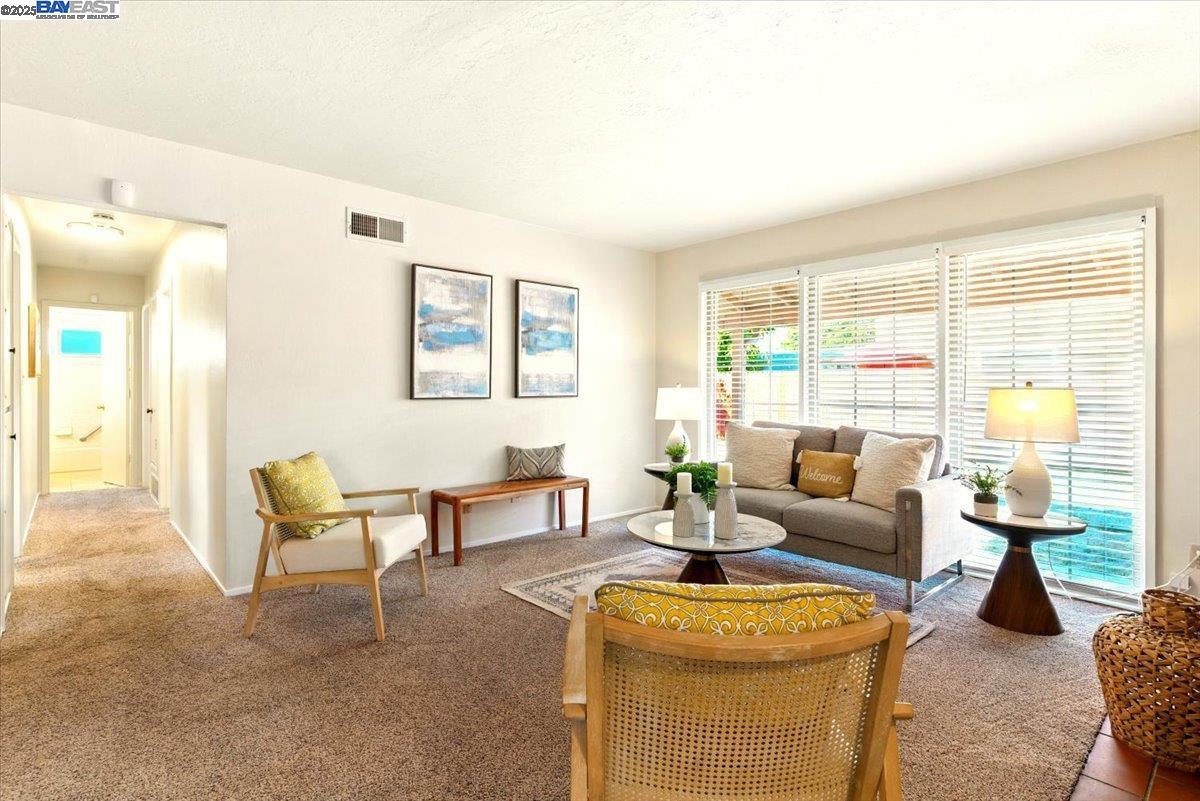 Detail Gallery Image 5 of 30 For 24728 Stone Ct, Hayward,  CA 94545 - 3 Beds | 2 Baths