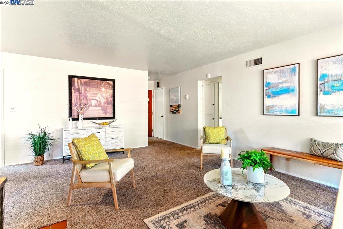 Detail Gallery Image 7 of 30 For 24728 Stone Ct, Hayward,  CA 94545 - 3 Beds | 2 Baths