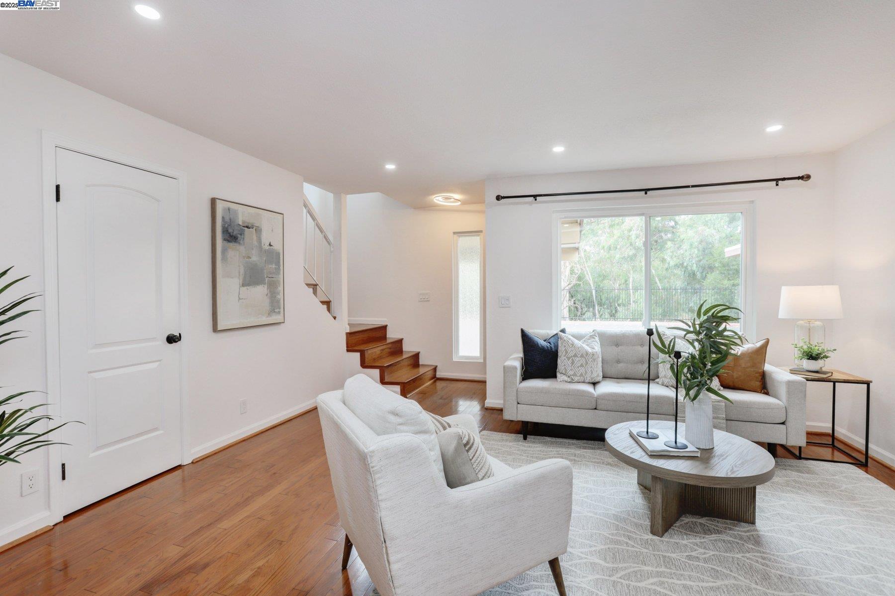 Detail Gallery Image 15 of 38 For 4428 Del Valle Pkwy, Pleasanton,  CA 94566 - 3 Beds | 2/1 Baths