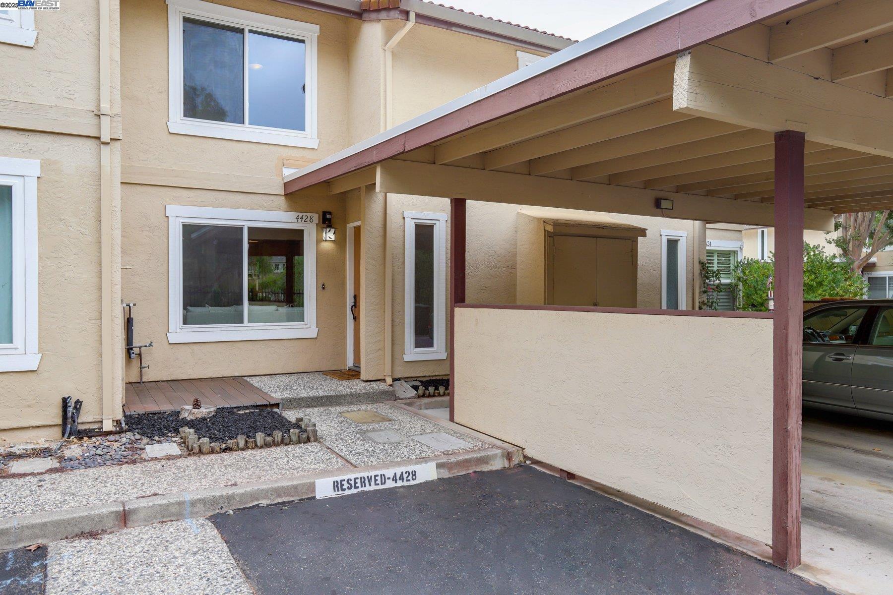 Detail Gallery Image 3 of 38 For 4428 Del Valle Pkwy, Pleasanton,  CA 94566 - 3 Beds | 2/1 Baths