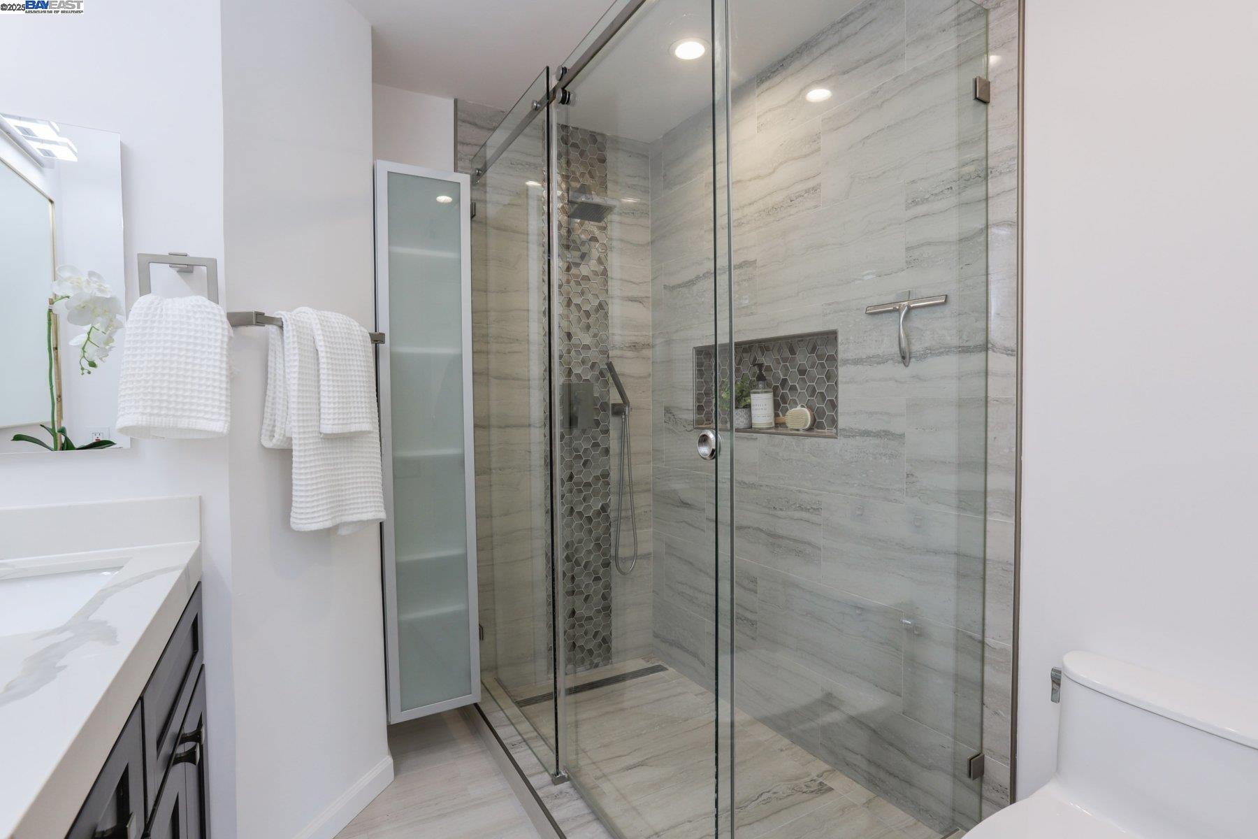 Detail Gallery Image 21 of 38 For 4428 Del Valle Pkwy, Pleasanton,  CA 94566 - 3 Beds | 2/1 Baths