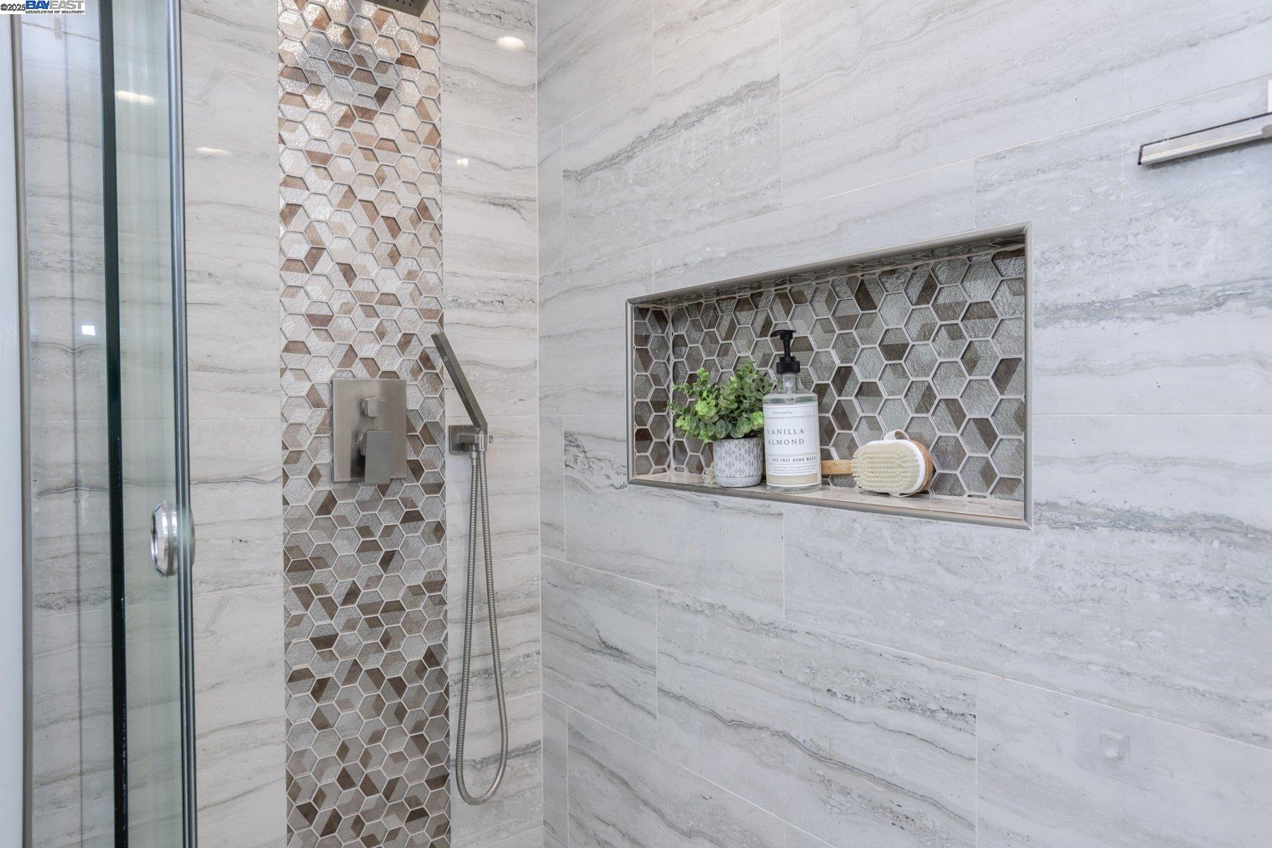 Detail Gallery Image 23 of 38 For 4428 Del Valle Pkwy, Pleasanton,  CA 94566 - 3 Beds | 2/1 Baths