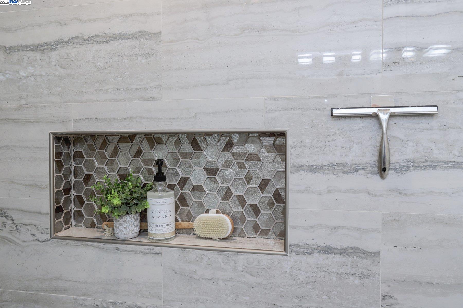 Detail Gallery Image 24 of 38 For 4428 Del Valle Pkwy, Pleasanton,  CA 94566 - 3 Beds | 2/1 Baths