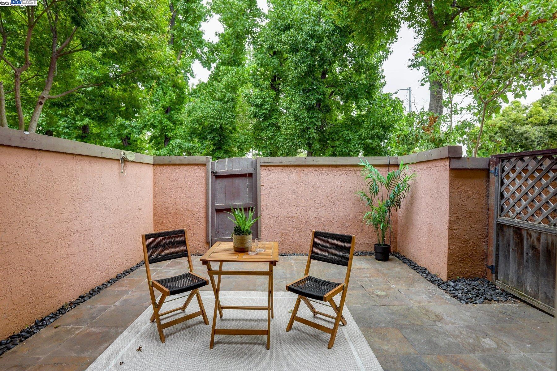 Detail Gallery Image 34 of 38 For 4428 Del Valle Pkwy, Pleasanton,  CA 94566 - 3 Beds | 2/1 Baths