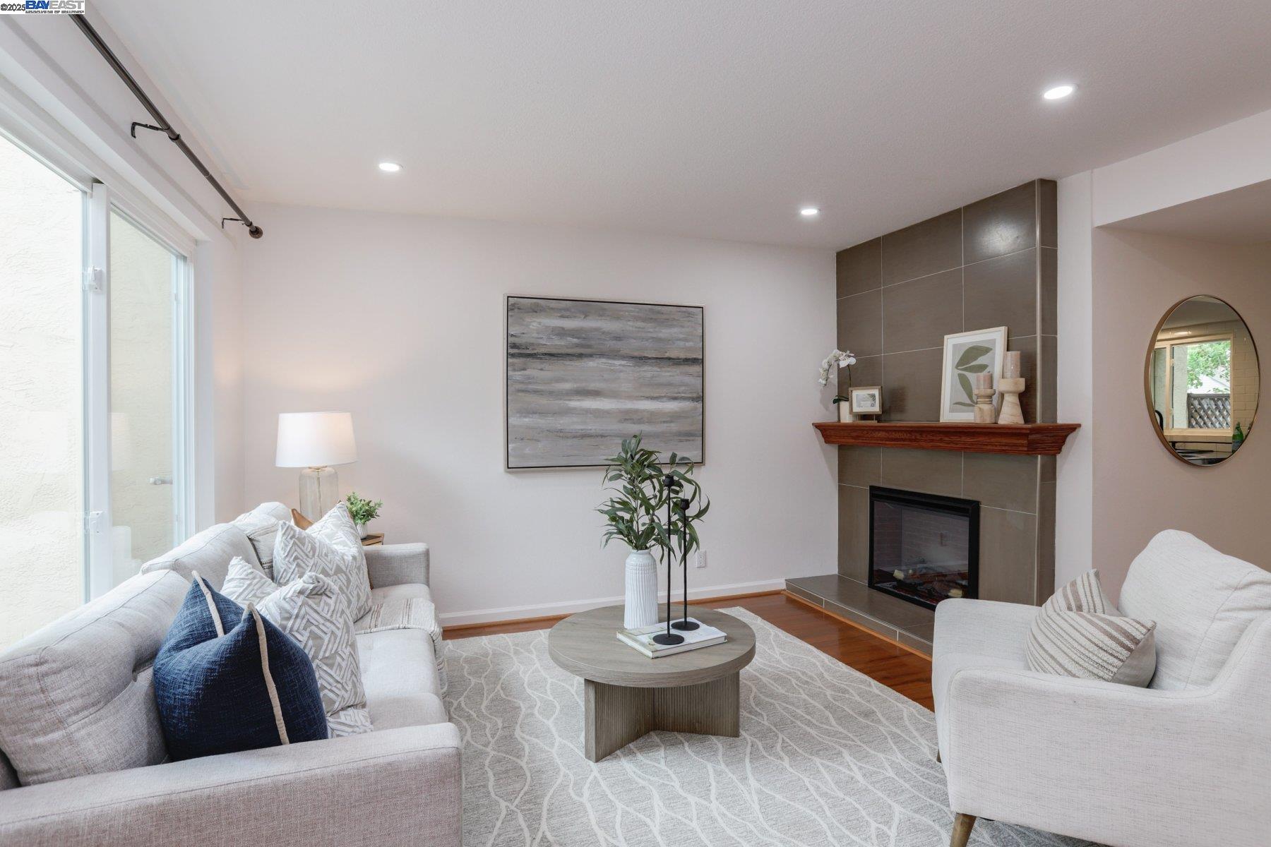 Detail Gallery Image 6 of 38 For 4428 Del Valle Pkwy, Pleasanton,  CA 94566 - 3 Beds | 2/1 Baths