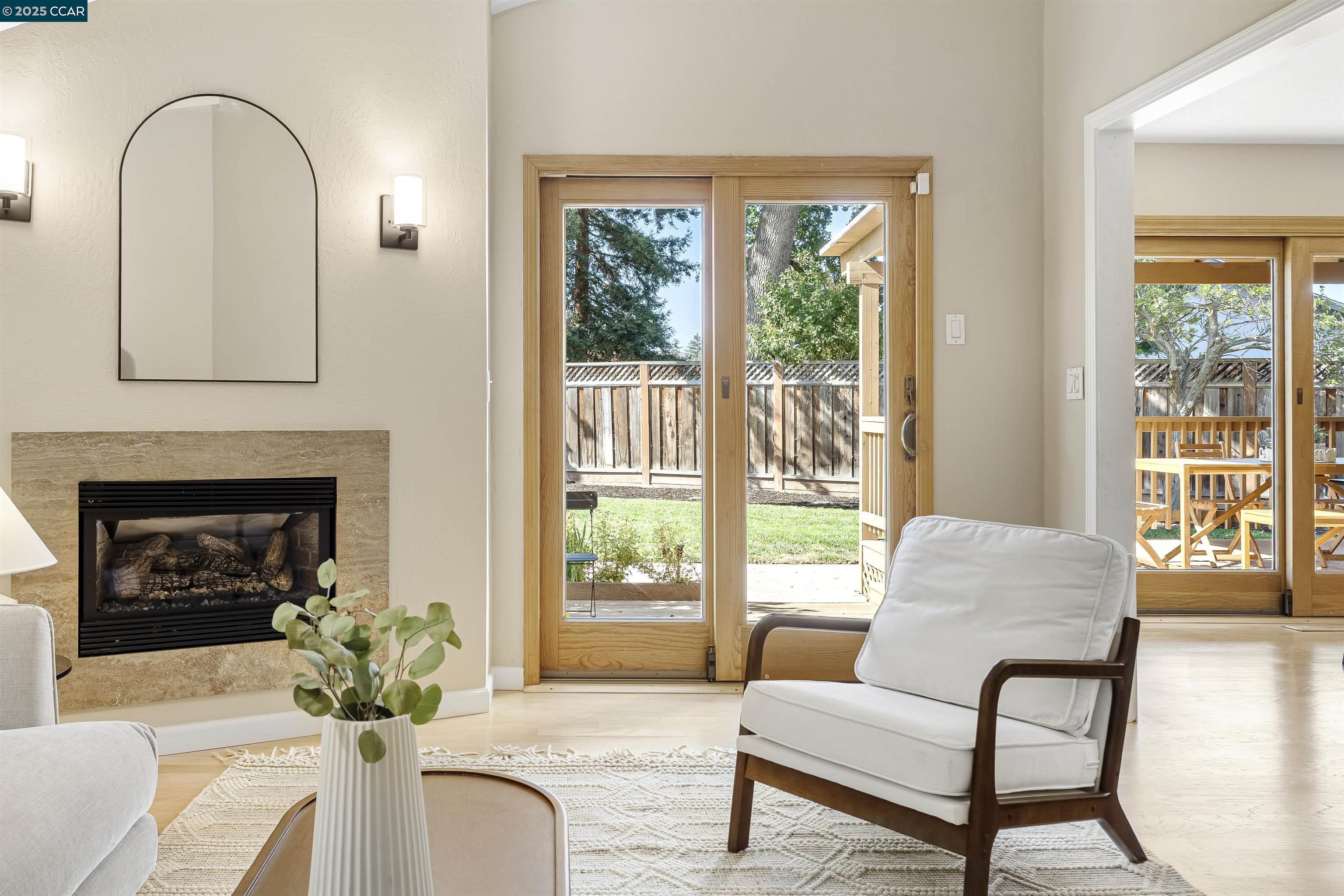 Detail Gallery Image 11 of 33 For 1730 Getoun Ct, Concord,  CA 94518 - 4 Beds | 2/1 Baths