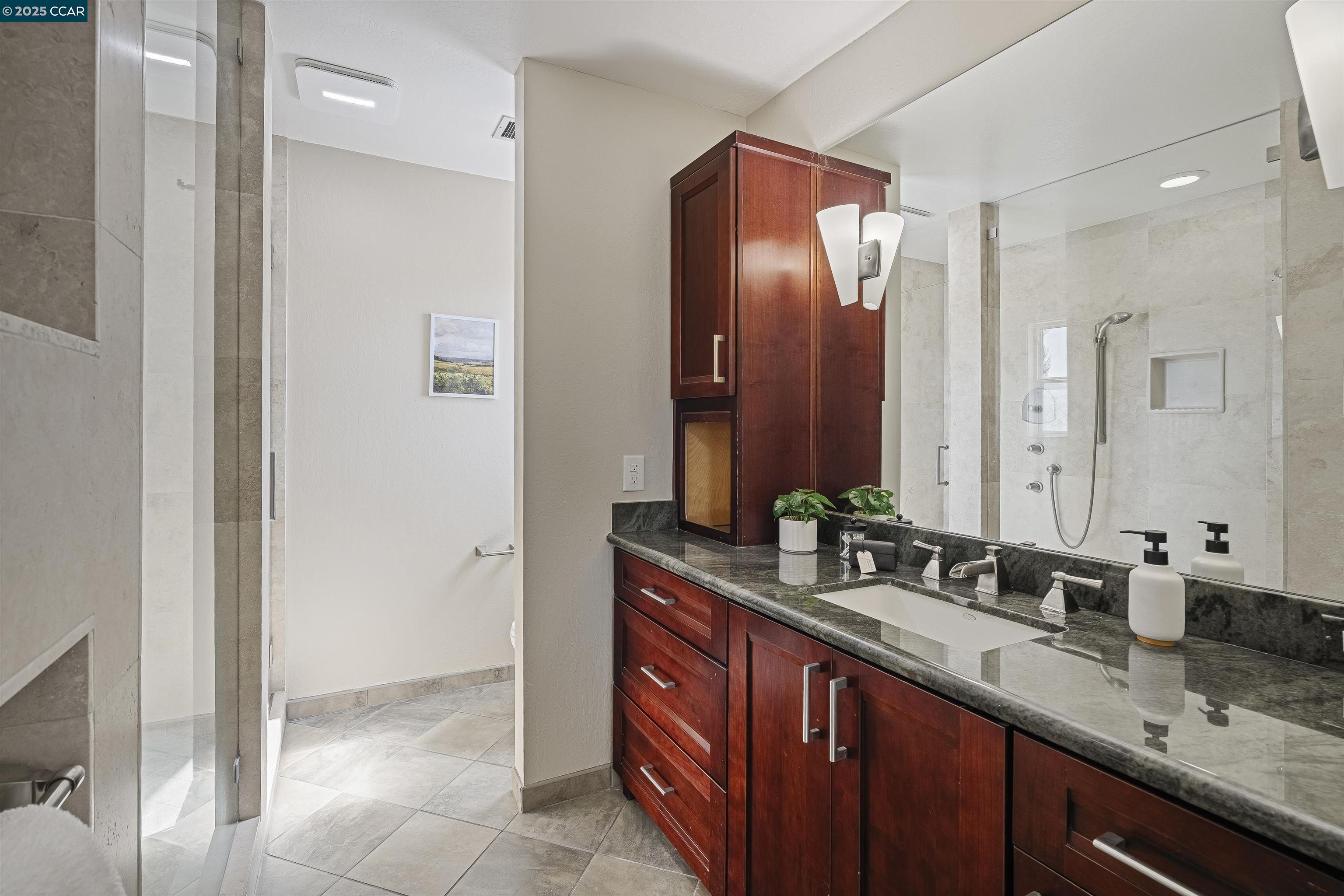 Detail Gallery Image 16 of 33 For 1730 Getoun Ct, Concord,  CA 94518 - 4 Beds | 2/1 Baths