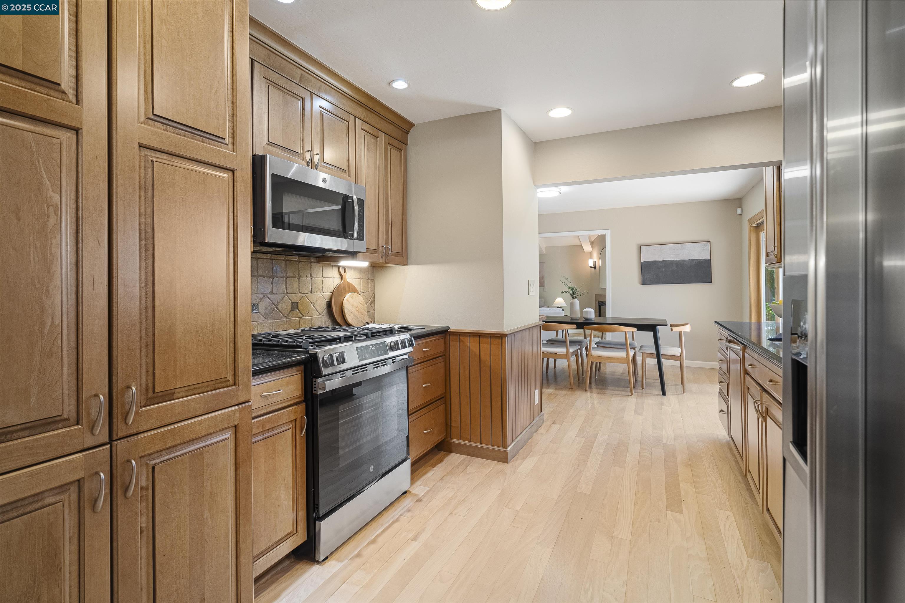 Detail Gallery Image 7 of 33 For 1730 Getoun Ct, Concord,  CA 94518 - 4 Beds | 2/1 Baths