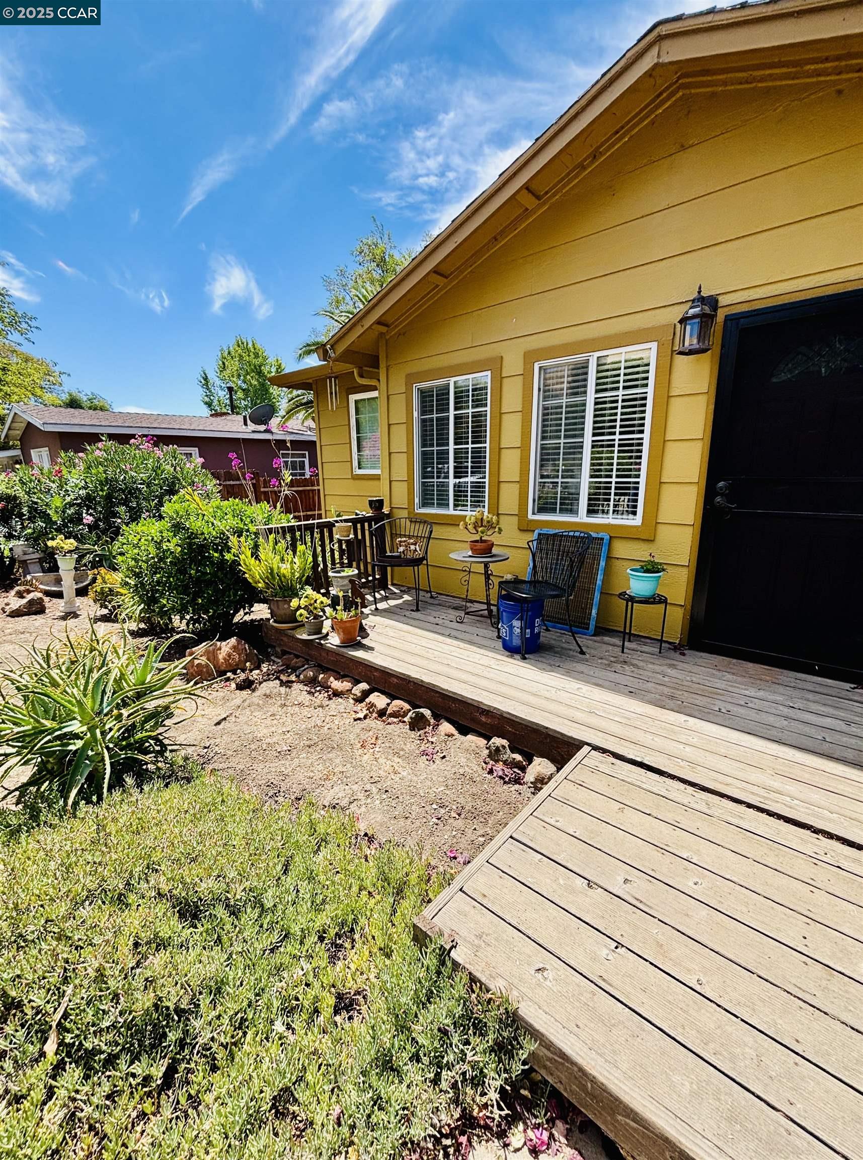 Detail Gallery Image 7 of 10 For 241 Wellington Ave, Concord,  CA 94520 - 1 Beds | 1 Baths