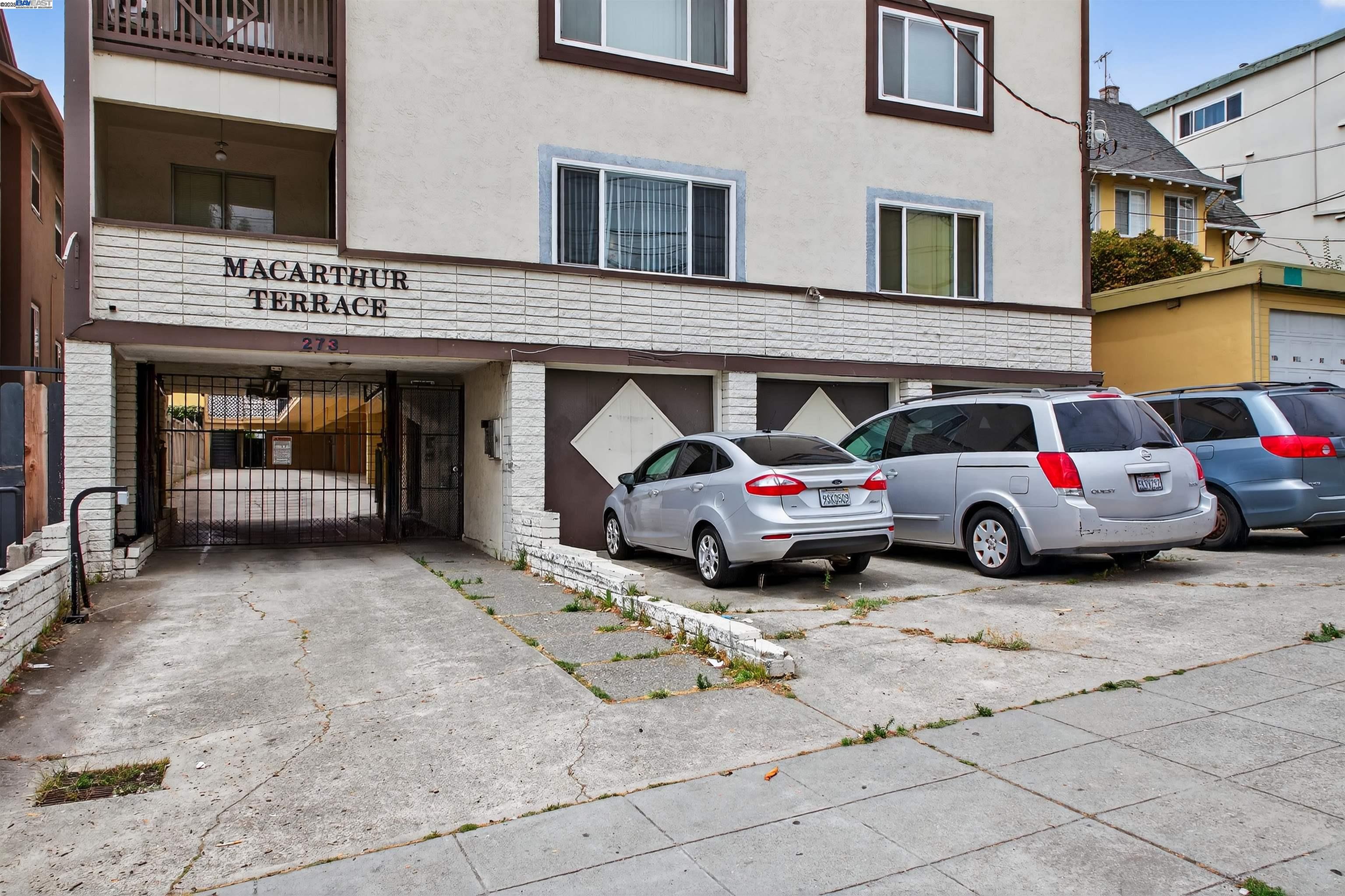 Detail Gallery Image 2 of 46 For 273 Macarthur Blvd, Oakland,  CA 95610 - – Beds | – Baths