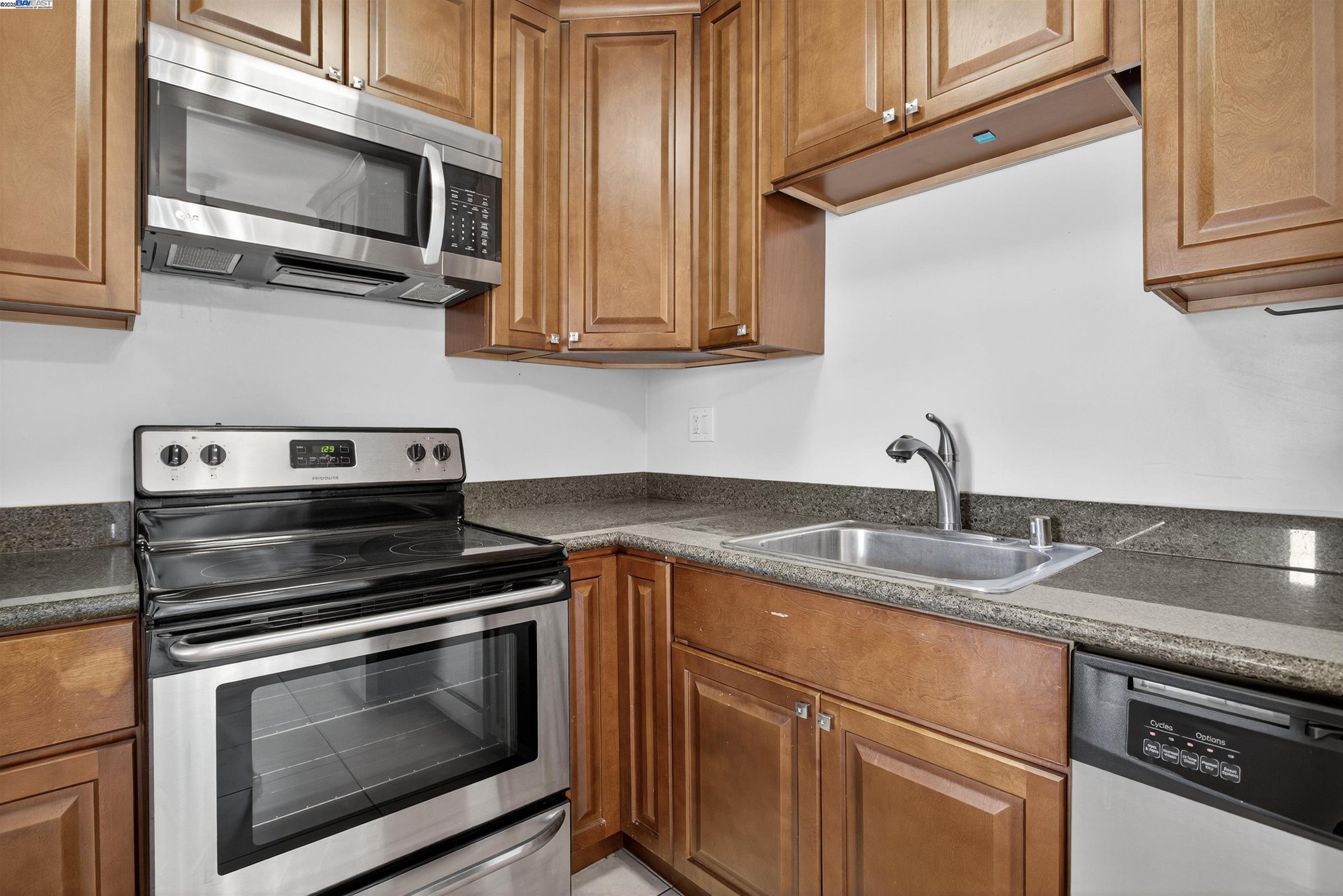 Detail Gallery Image 35 of 46 For 273 Macarthur Blvd, Oakland,  CA 95610 - – Beds | – Baths