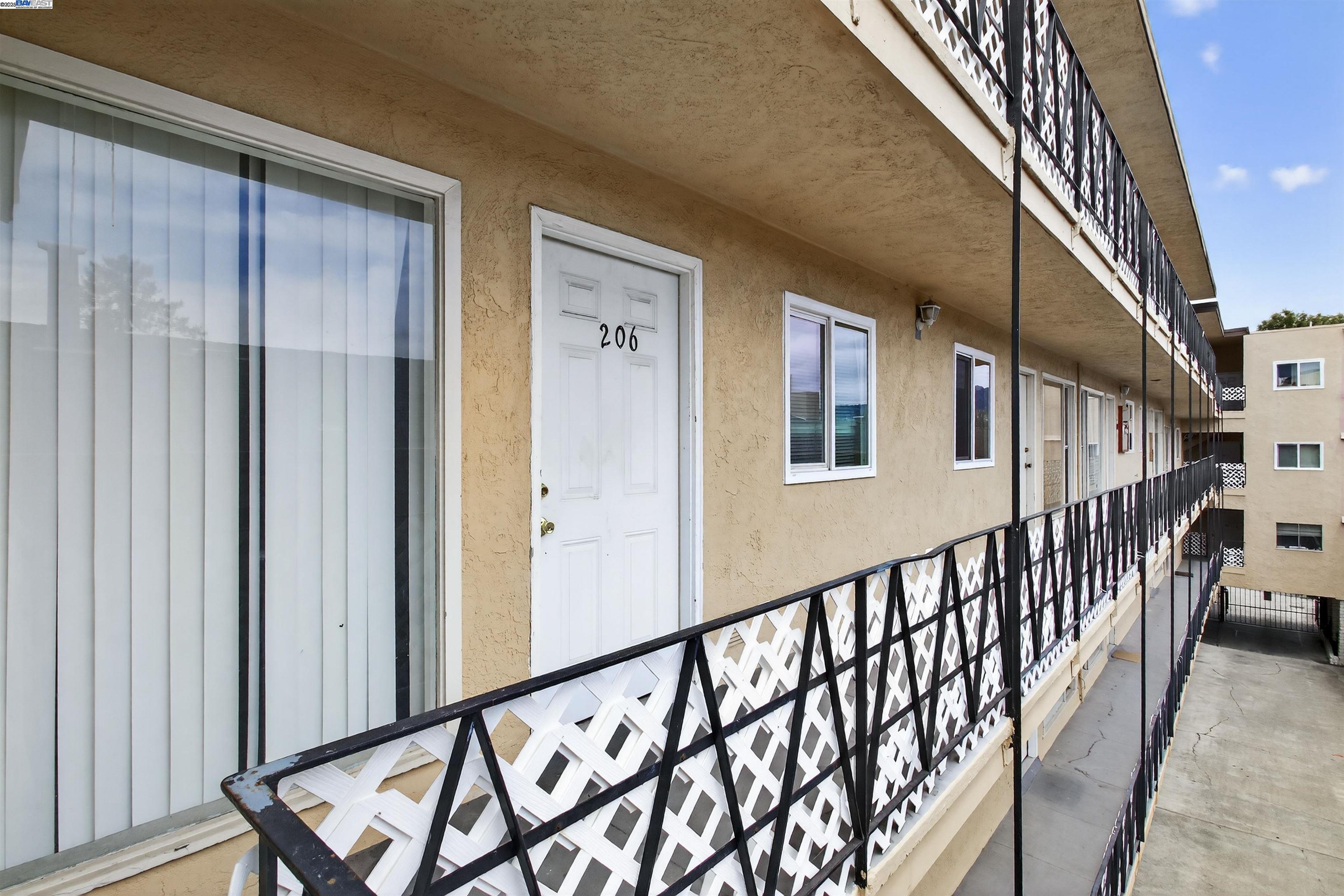 Detail Gallery Image 9 of 46 For 273 Macarthur Blvd, Oakland,  CA 95610 - – Beds | – Baths