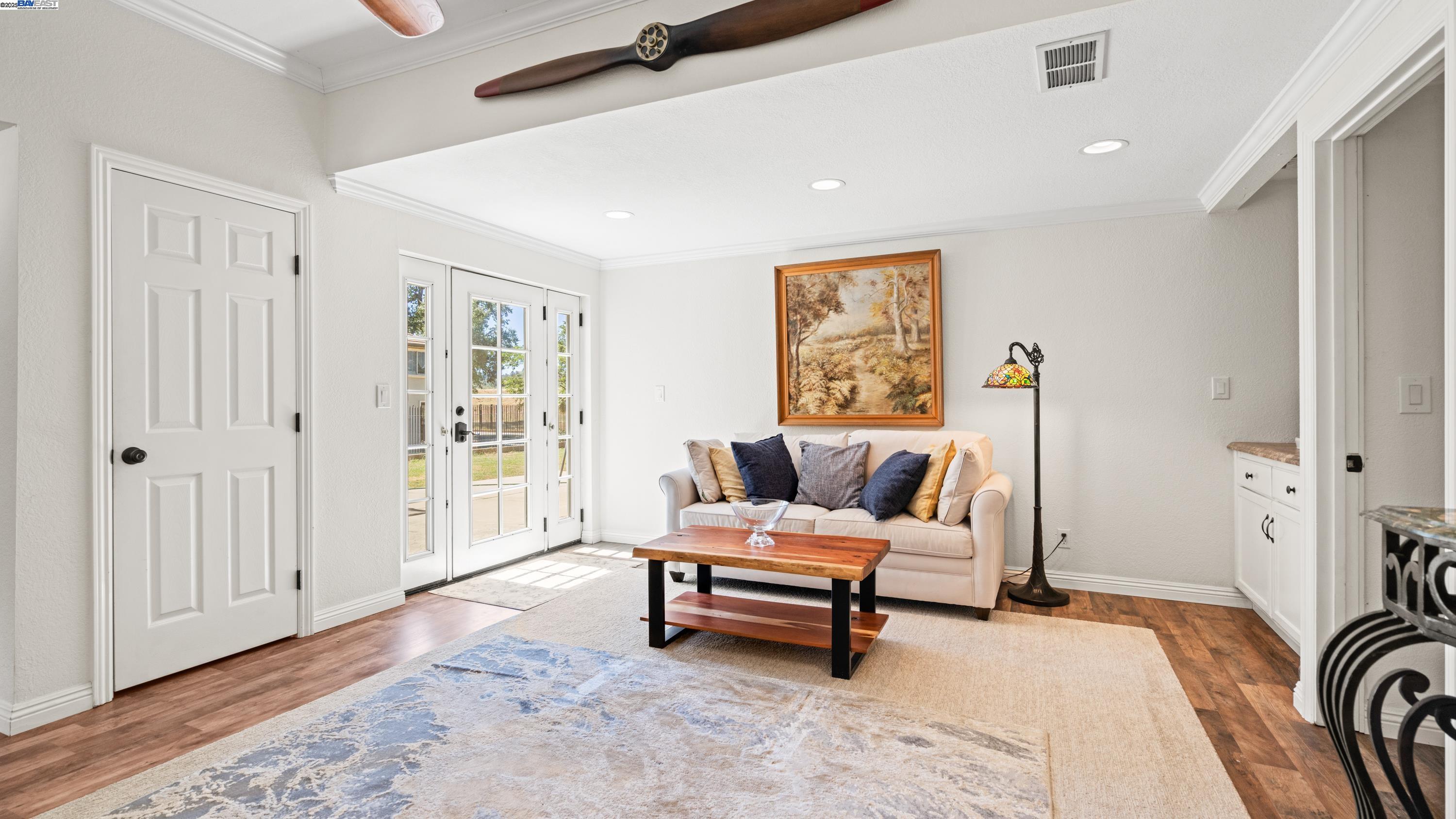 Detail Gallery Image 10 of 59 For 3070 Boeing Rd, Cameron Park,  CA 95682 - 3 Beds | 2/1 Baths