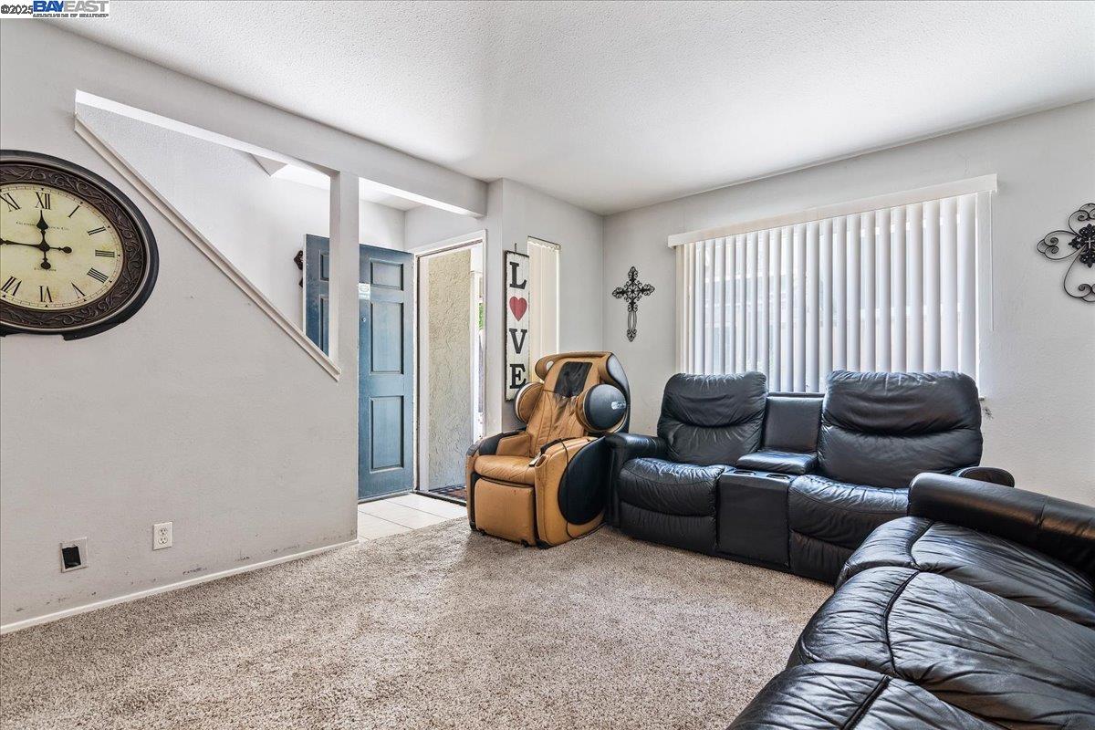 Detail Gallery Image 4 of 25 For 1354 Callen St a,  Vacaville,  CA 95688 - 3 Beds | 1/1 Baths