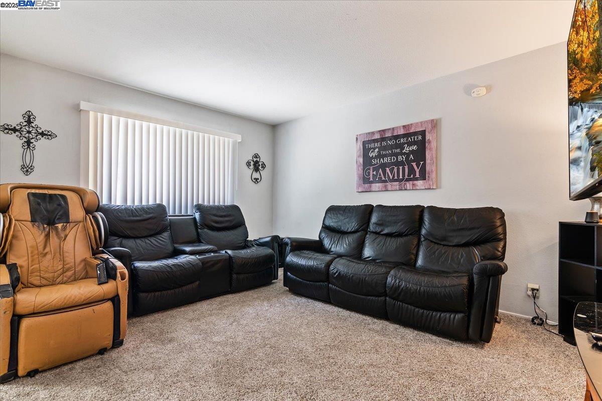 Detail Gallery Image 5 of 25 For 1354 Callen St a,  Vacaville,  CA 95688 - 3 Beds | 1/1 Baths