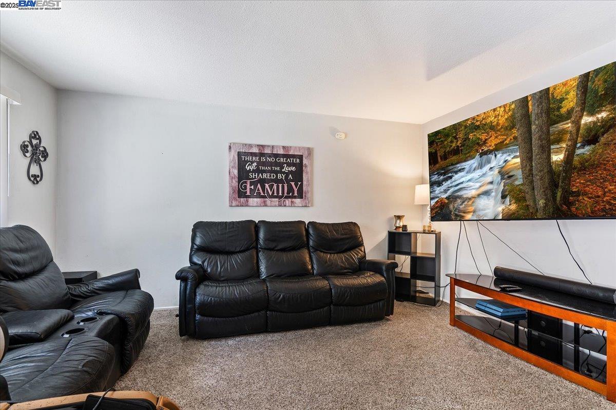 Detail Gallery Image 6 of 25 For 1354 Callen St a,  Vacaville,  CA 95688 - 3 Beds | 1/1 Baths