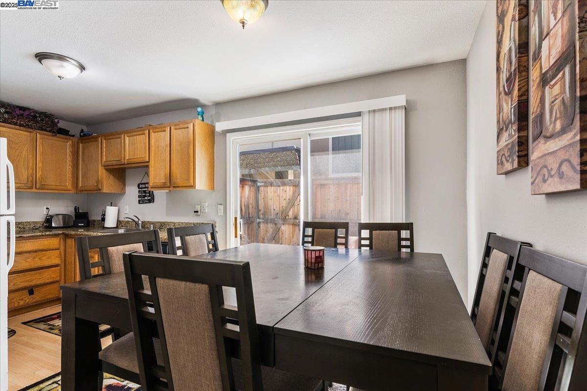 Detail Gallery Image 9 of 25 For 1354 Callen St a,  Vacaville,  CA 95688 - 3 Beds | 1/1 Baths