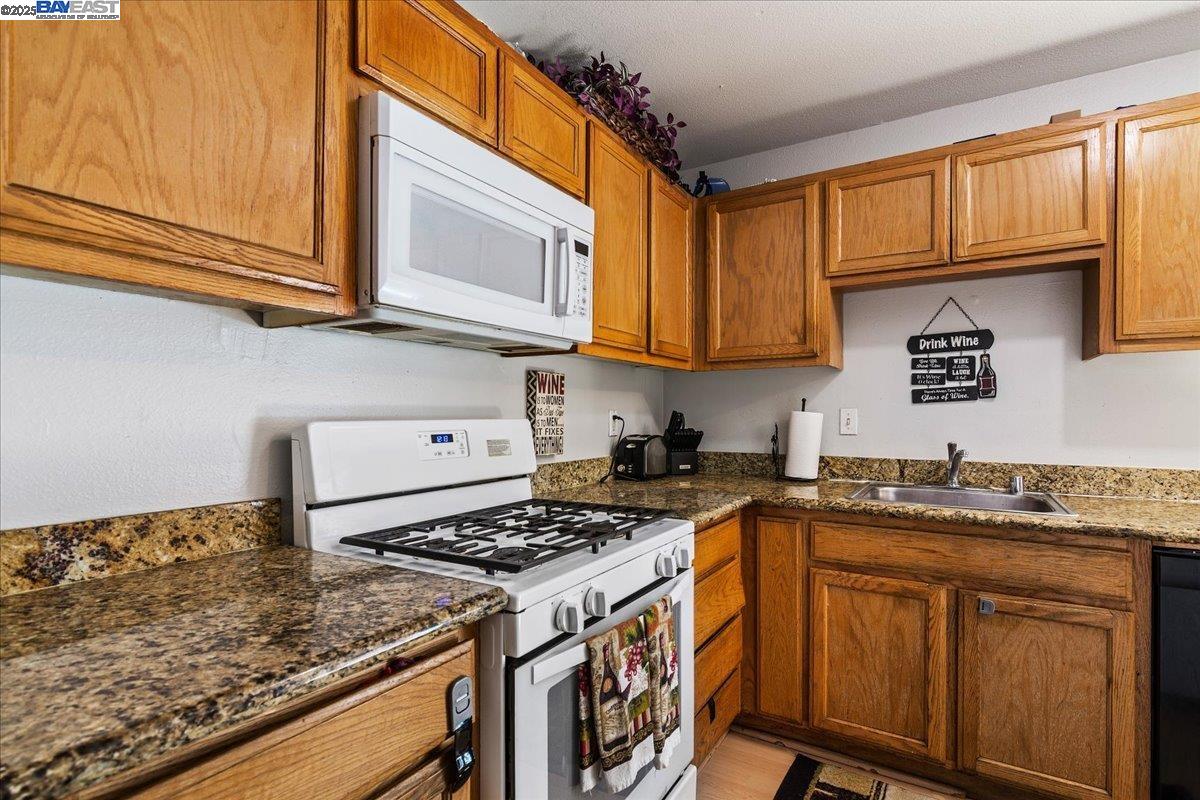 Detail Gallery Image 10 of 25 For 1354 Callen St a,  Vacaville,  CA 95688 - 3 Beds | 1/1 Baths
