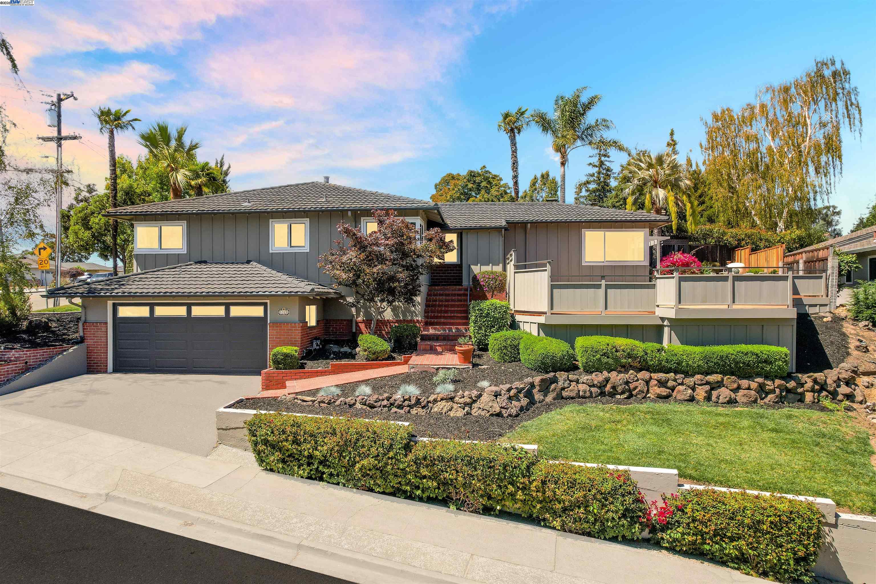 Detail Gallery Image 1 of 59 For 5320 Nash Way, Castro Valley,  CA 94546 - 3 Beds | 2 Baths