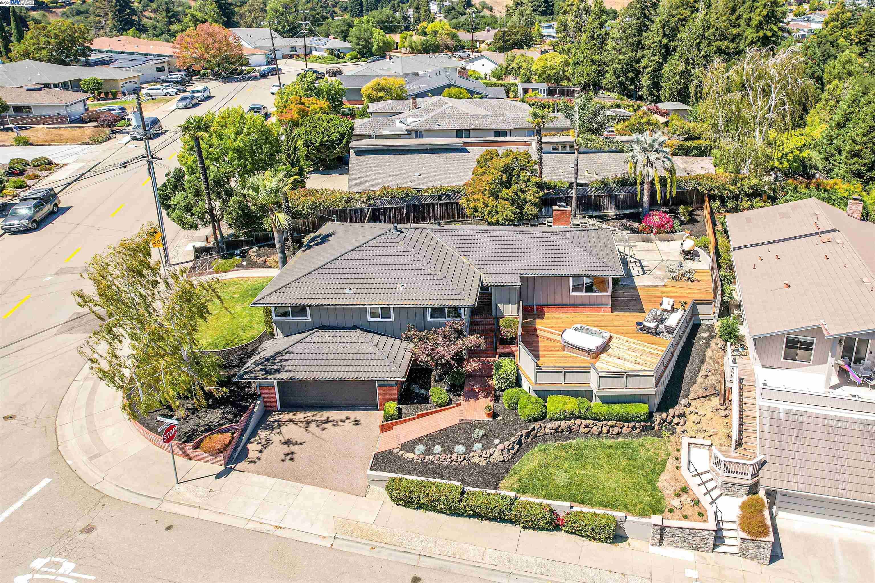 Detail Gallery Image 2 of 59 For 5320 Nash Way, Castro Valley,  CA 94546 - 3 Beds | 2 Baths